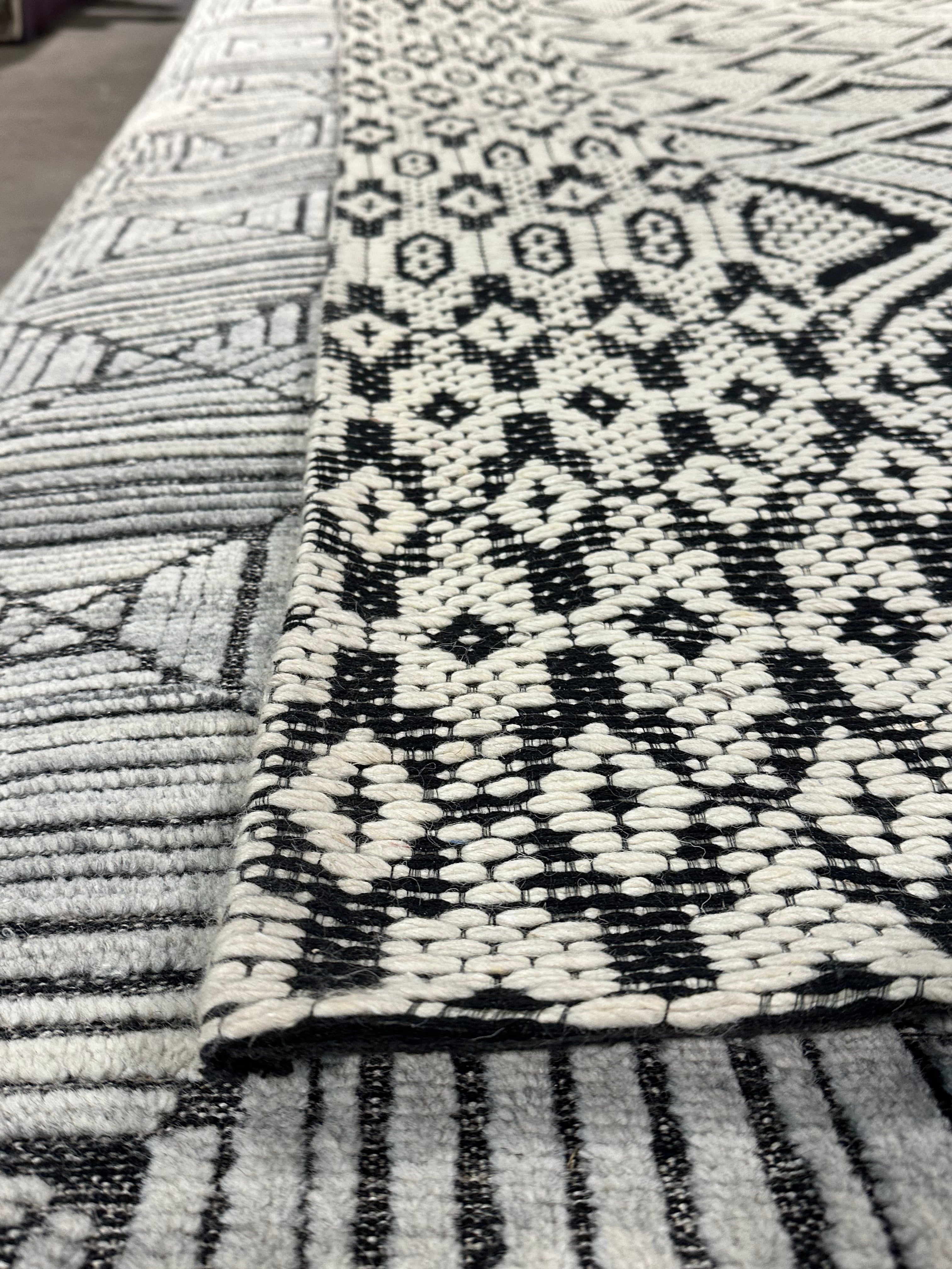 Semmy 8x10 Black and White Handwoven Jacquard Durrie