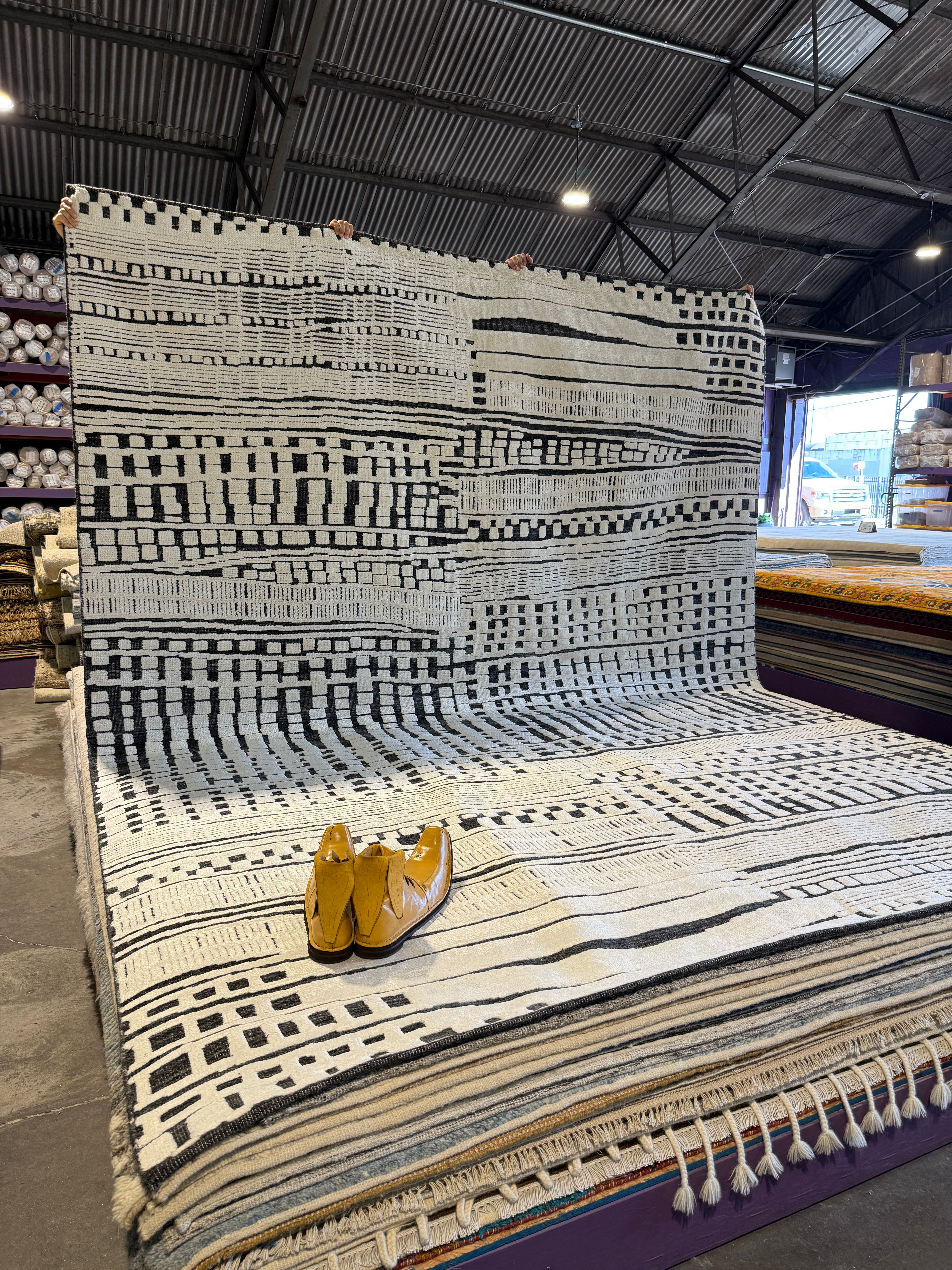 Matt 9x12 Hand-Knotted Dark Grey & Ivory High Low