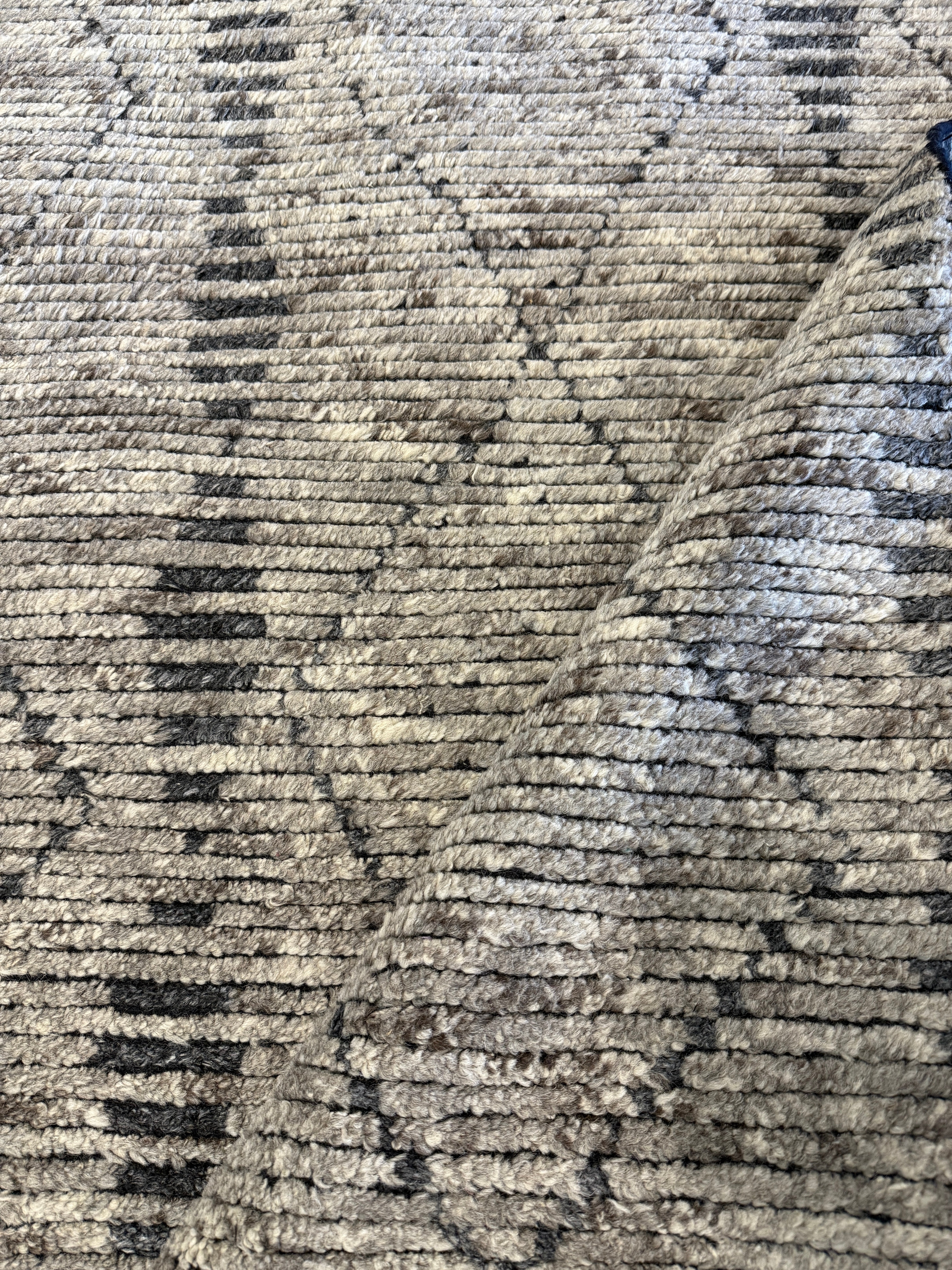 Taika Waititi 8.6X11.3 Hand-Knotted Natural and Grey Modern