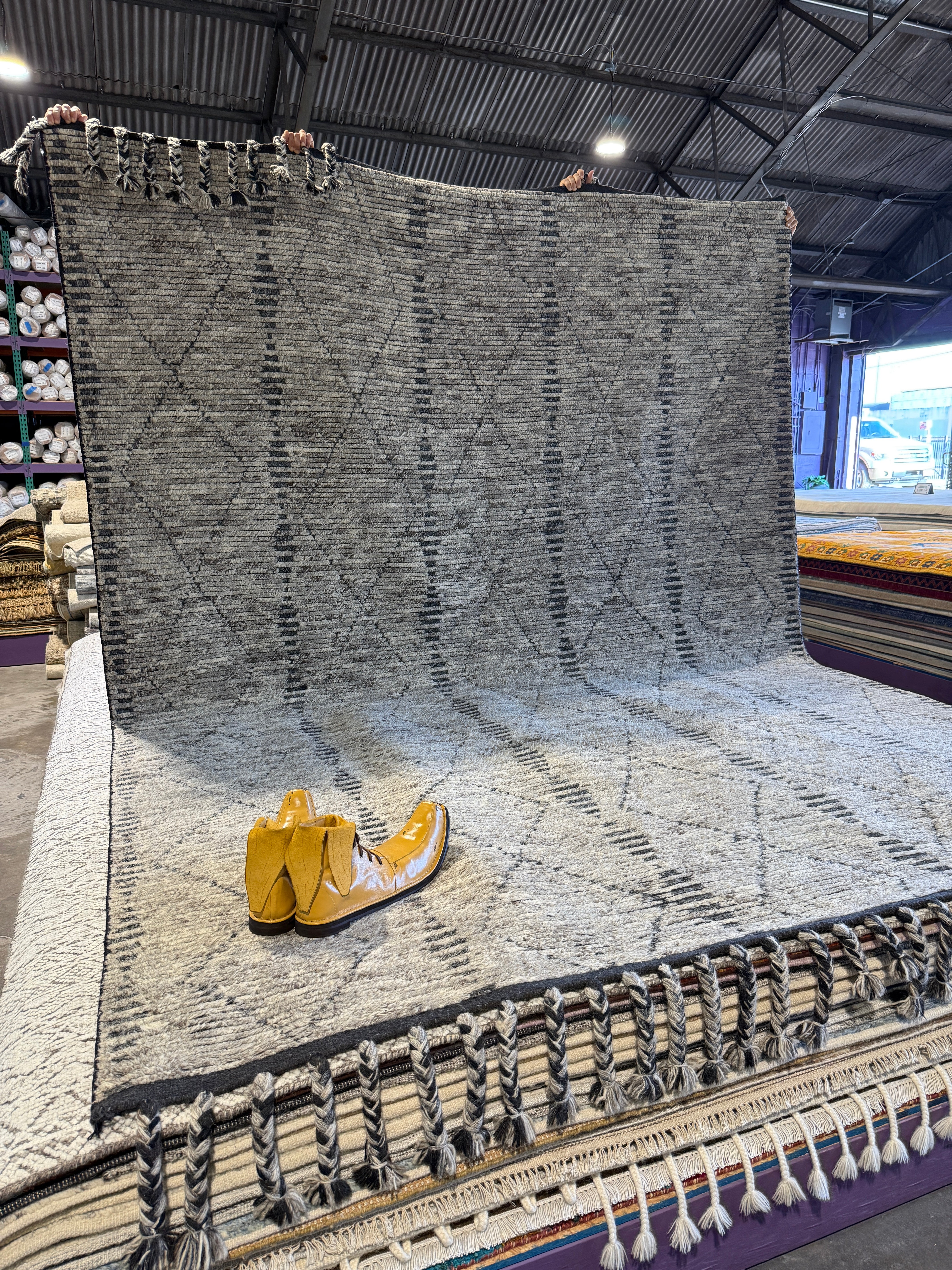 Taika Waititi 8.6X11.3 Hand-Knotted Natural and Grey Modern