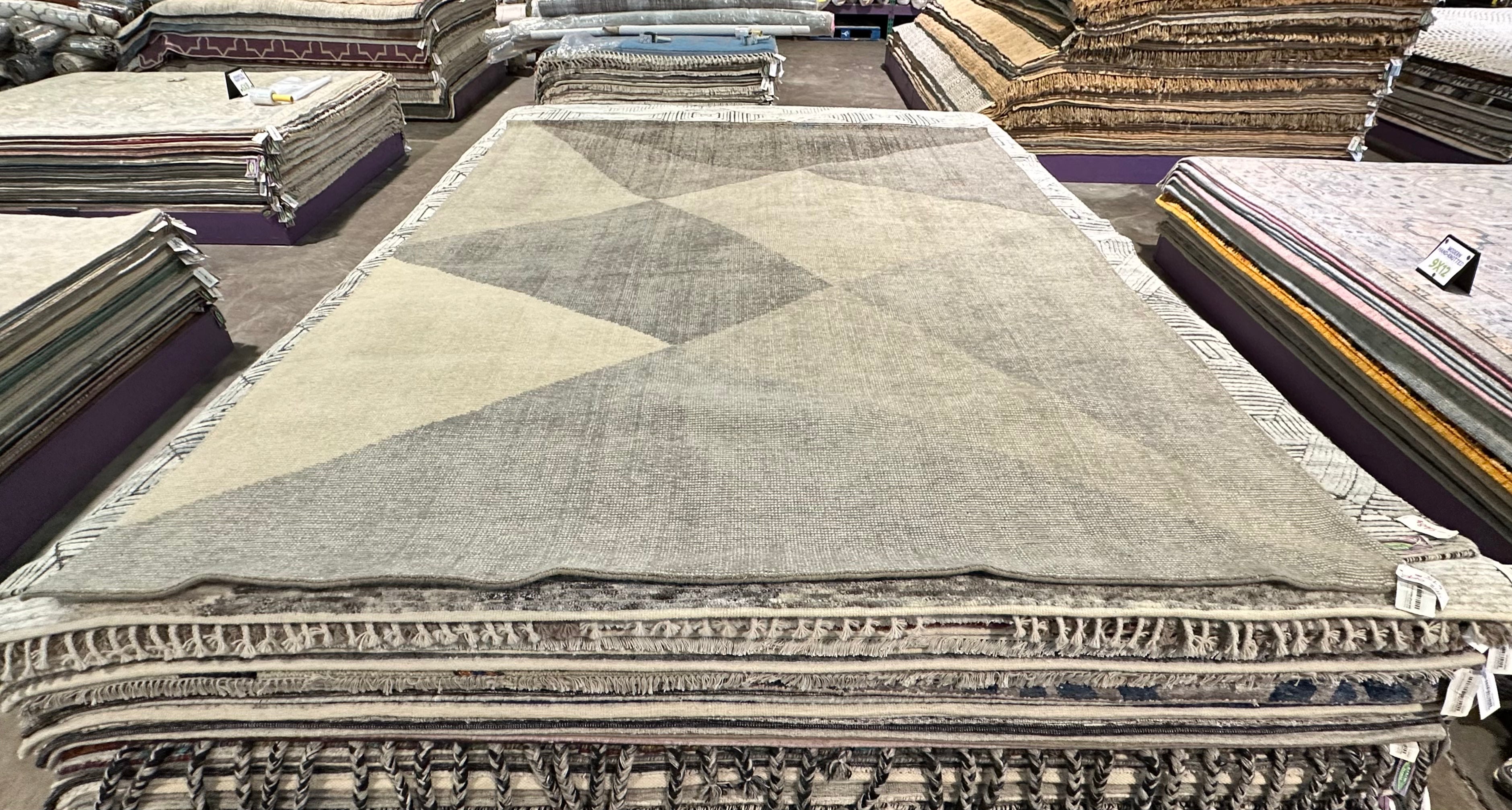 Simon Baker 8x10 Hand-Knotted Modern Rug Light Blue