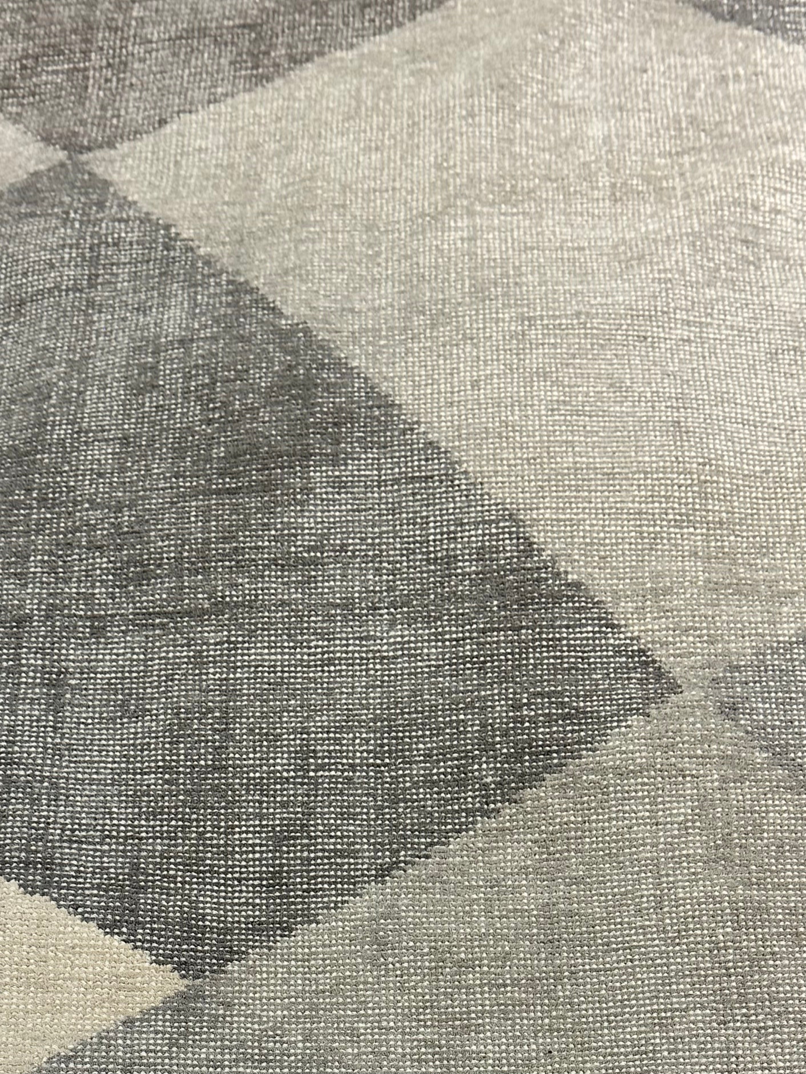 Simon Baker 8x10 Hand-Knotted Modern Rug Light Blue