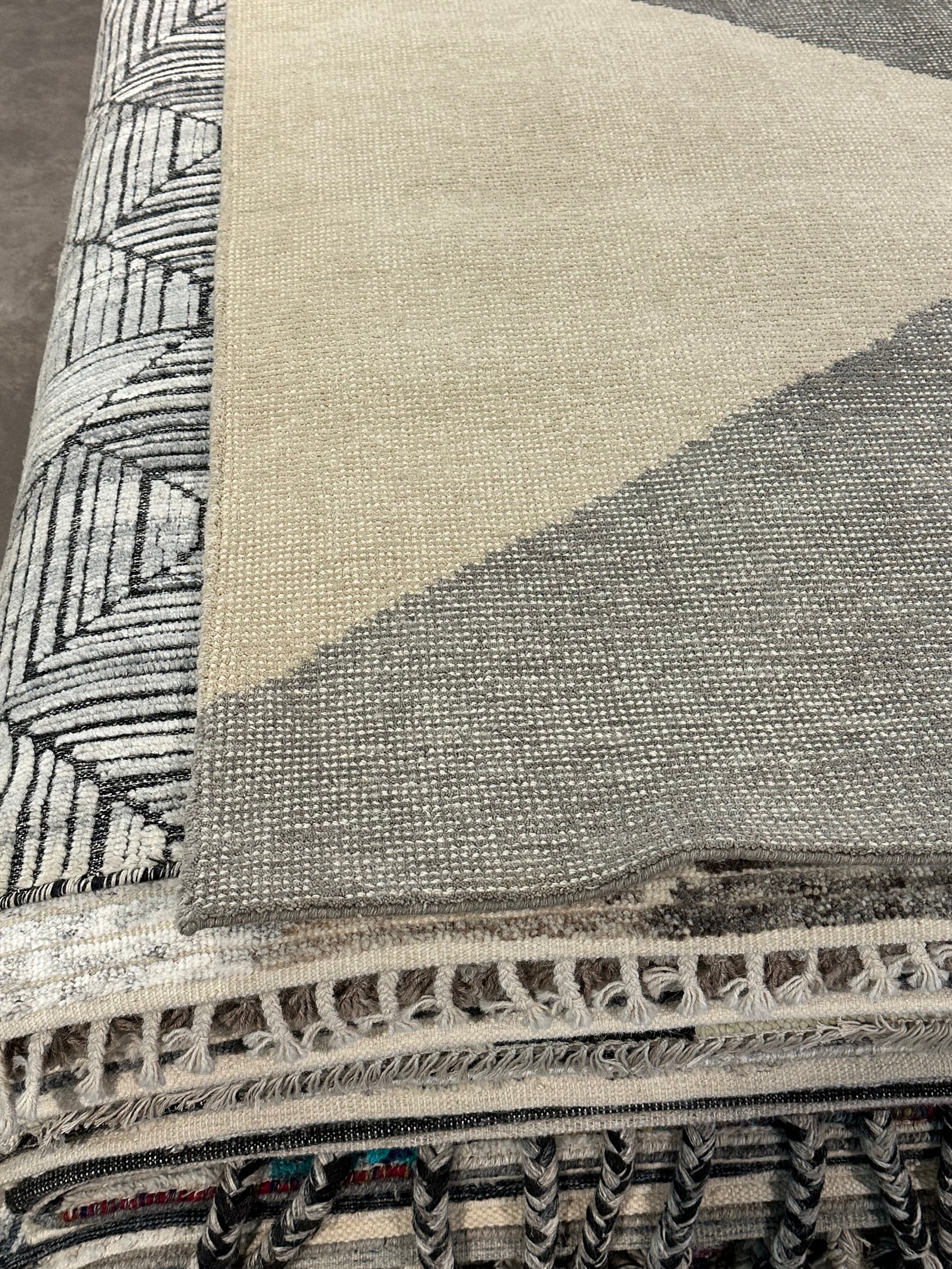 Simon Baker 8x10 Hand-Knotted Modern Rug Light Blue