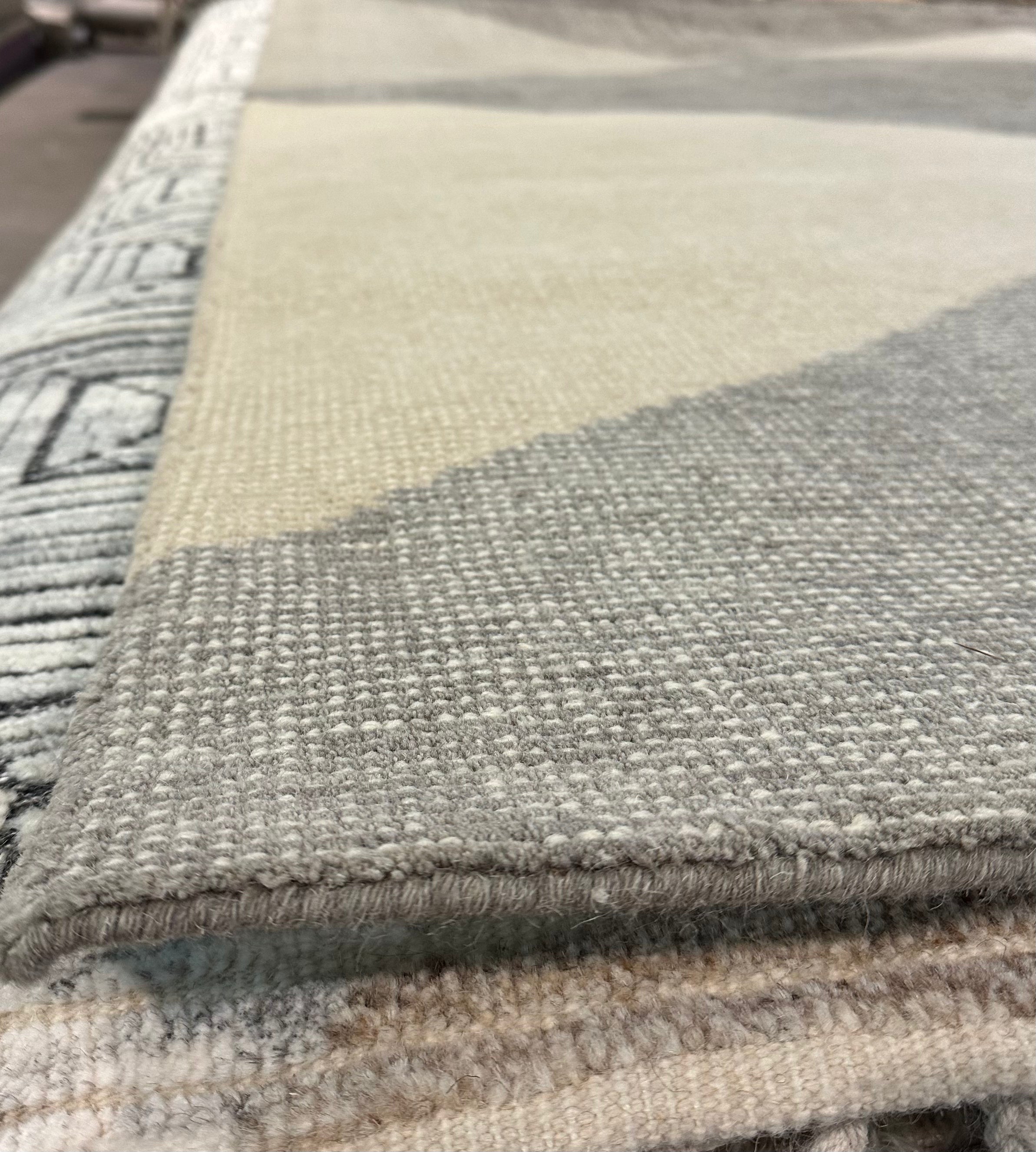 Simon Baker 8x10 Hand-Knotted Modern Rug Light Blue
