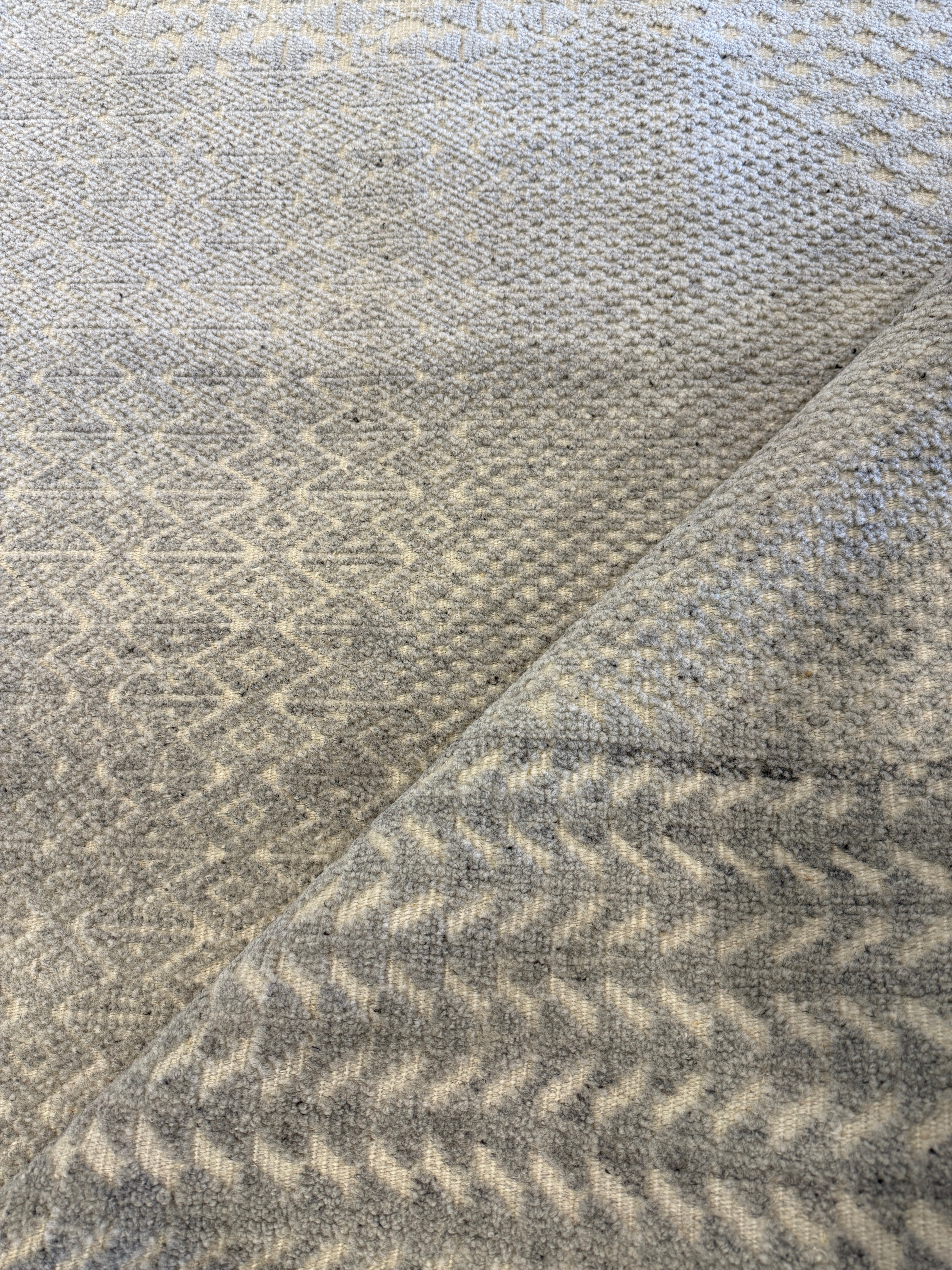 Maksim Matveyev 9x12 Hand-Knotted Modern Rug Ivory Grey High-Low