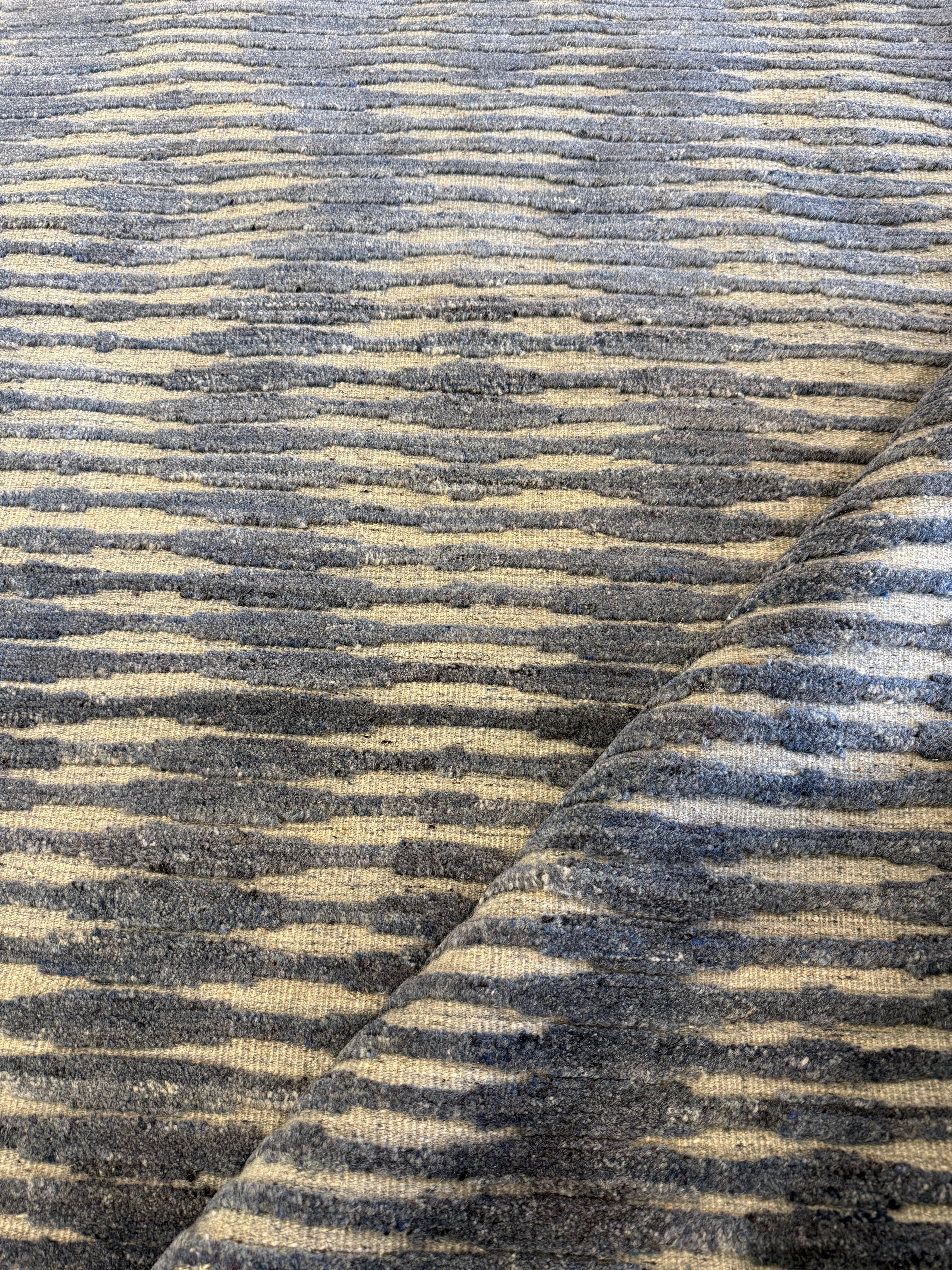 Gemma Theriot 9x12 Hand-Knotted Grey & Silver Modern