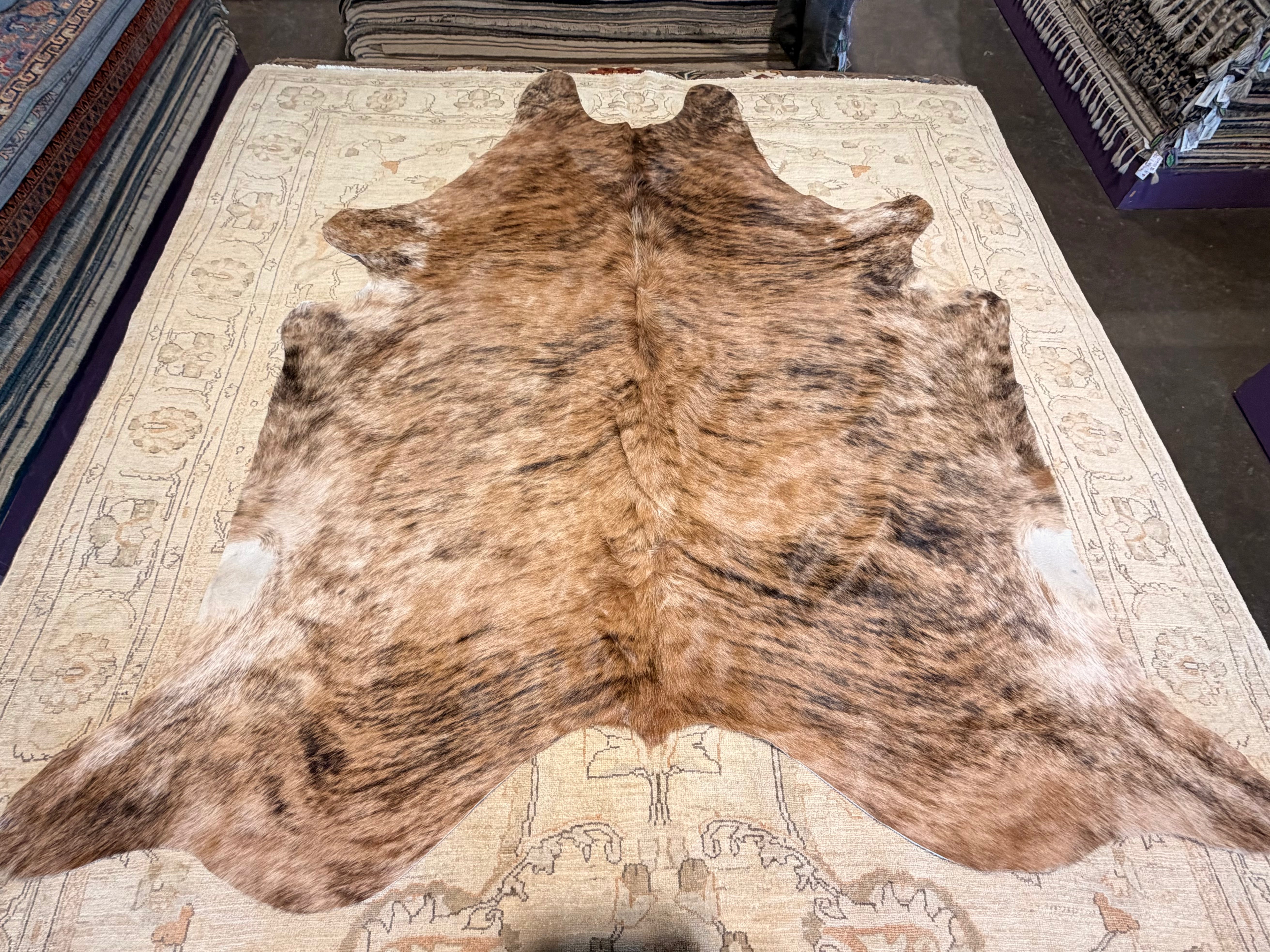 Exotic Light 6.9x8Large Cowhide Rug