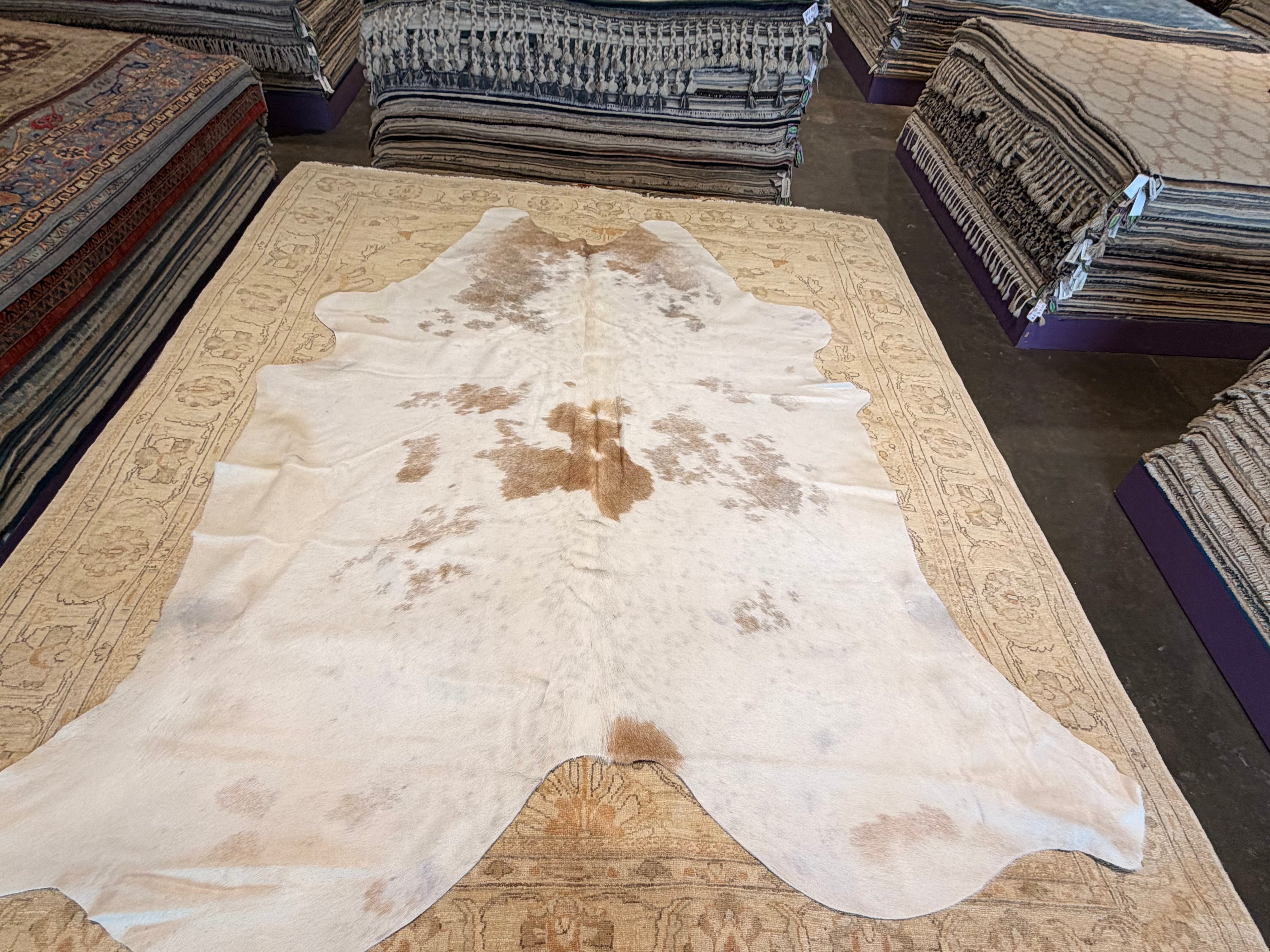 Exotic Beige 6.6x8 Medium Cowhide Rug