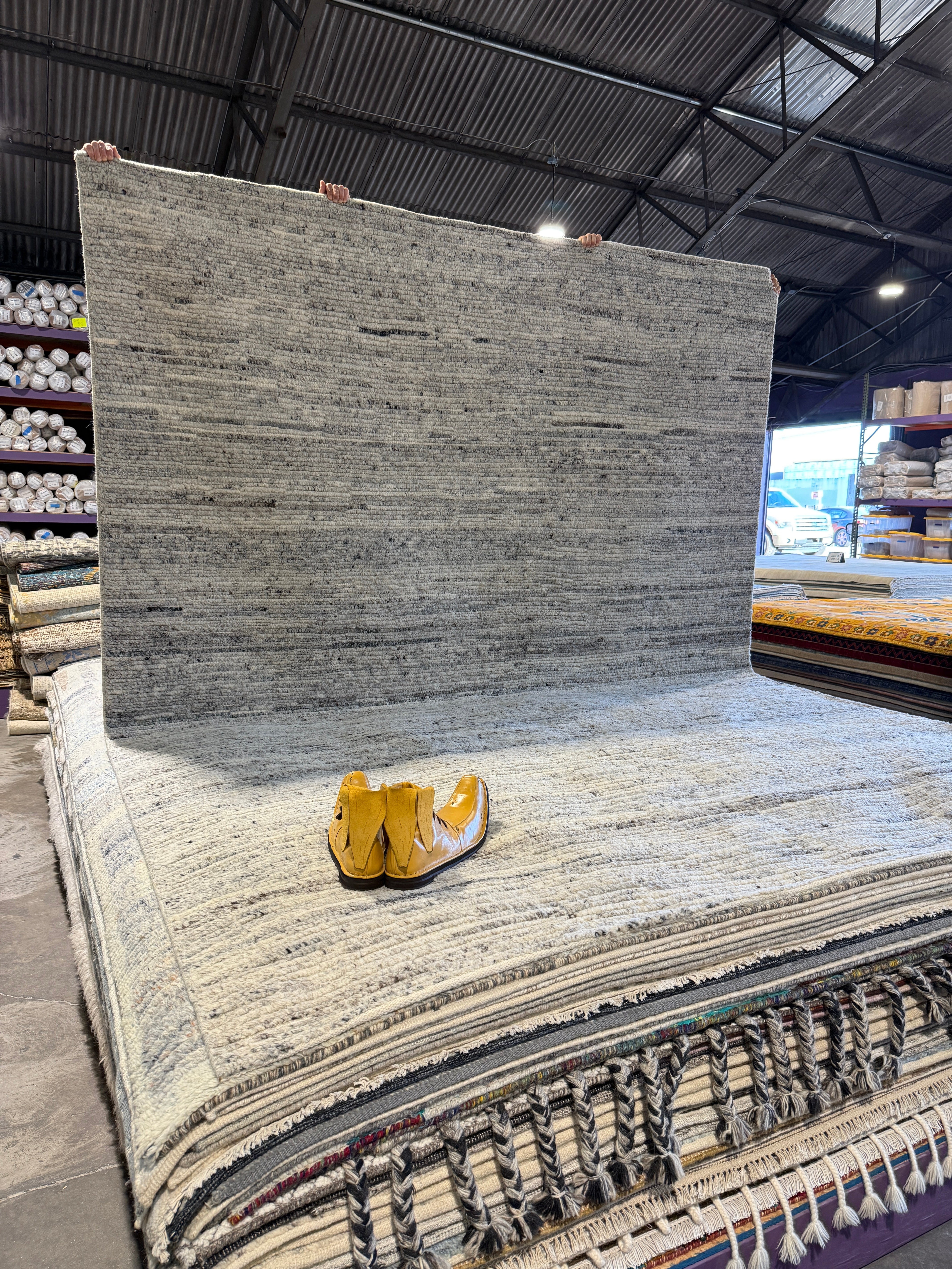 Ilaria 8.9x11.9 Natural & Grey Loop Cut