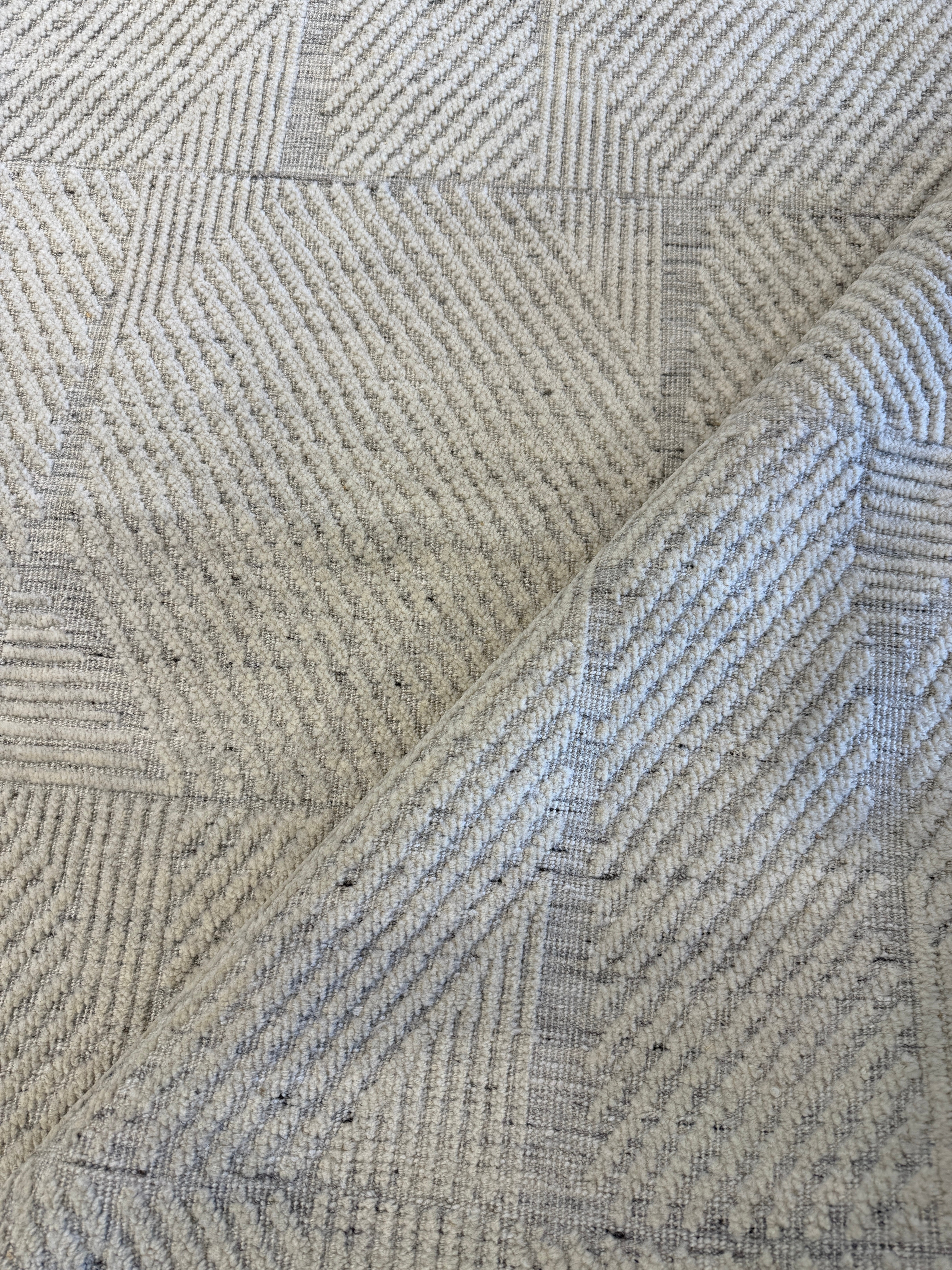 Reinhard 9x12 Hand-Knotted Silver & Grey Modern