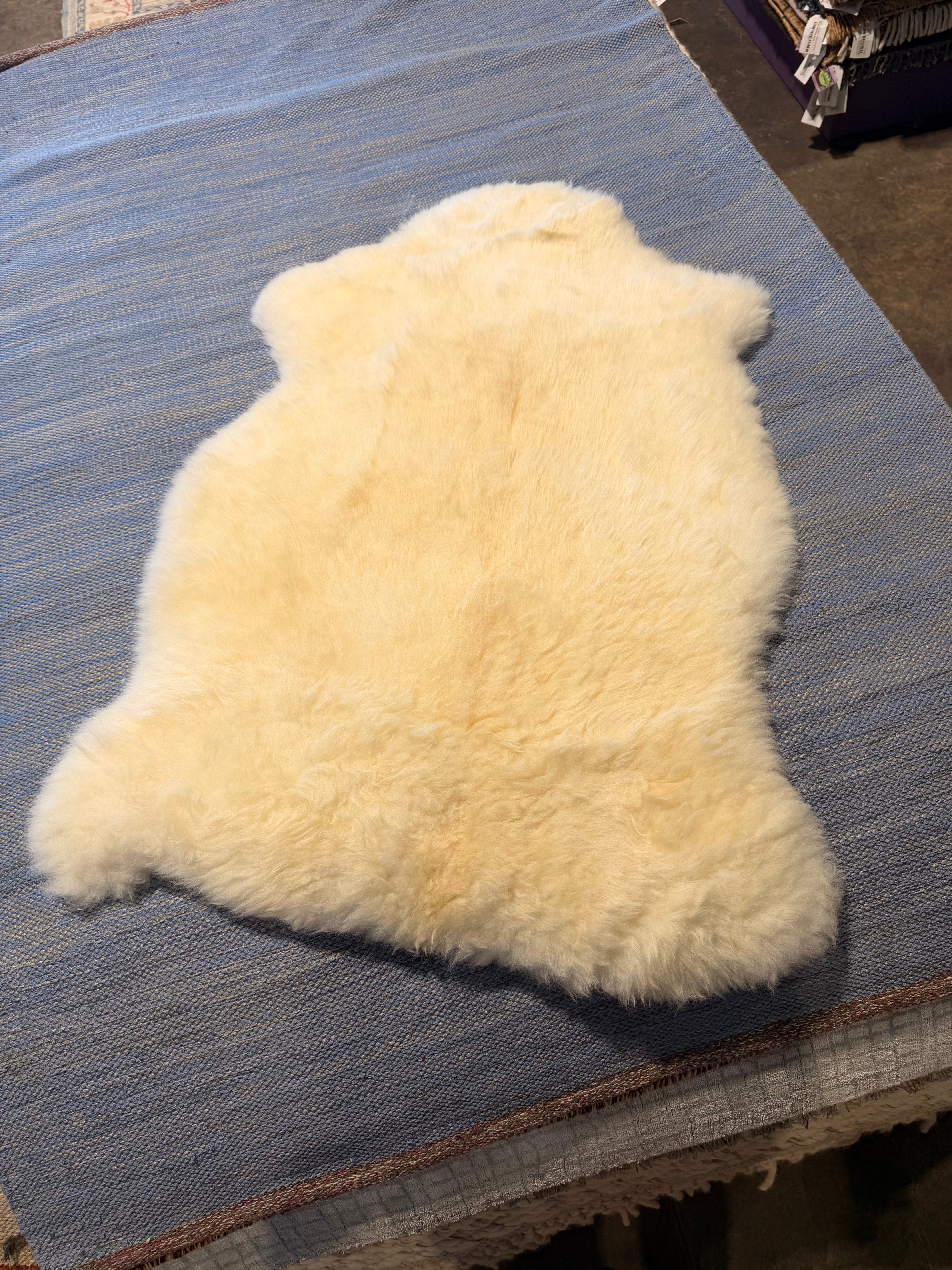 Single Pelt White Sheepskin Rug