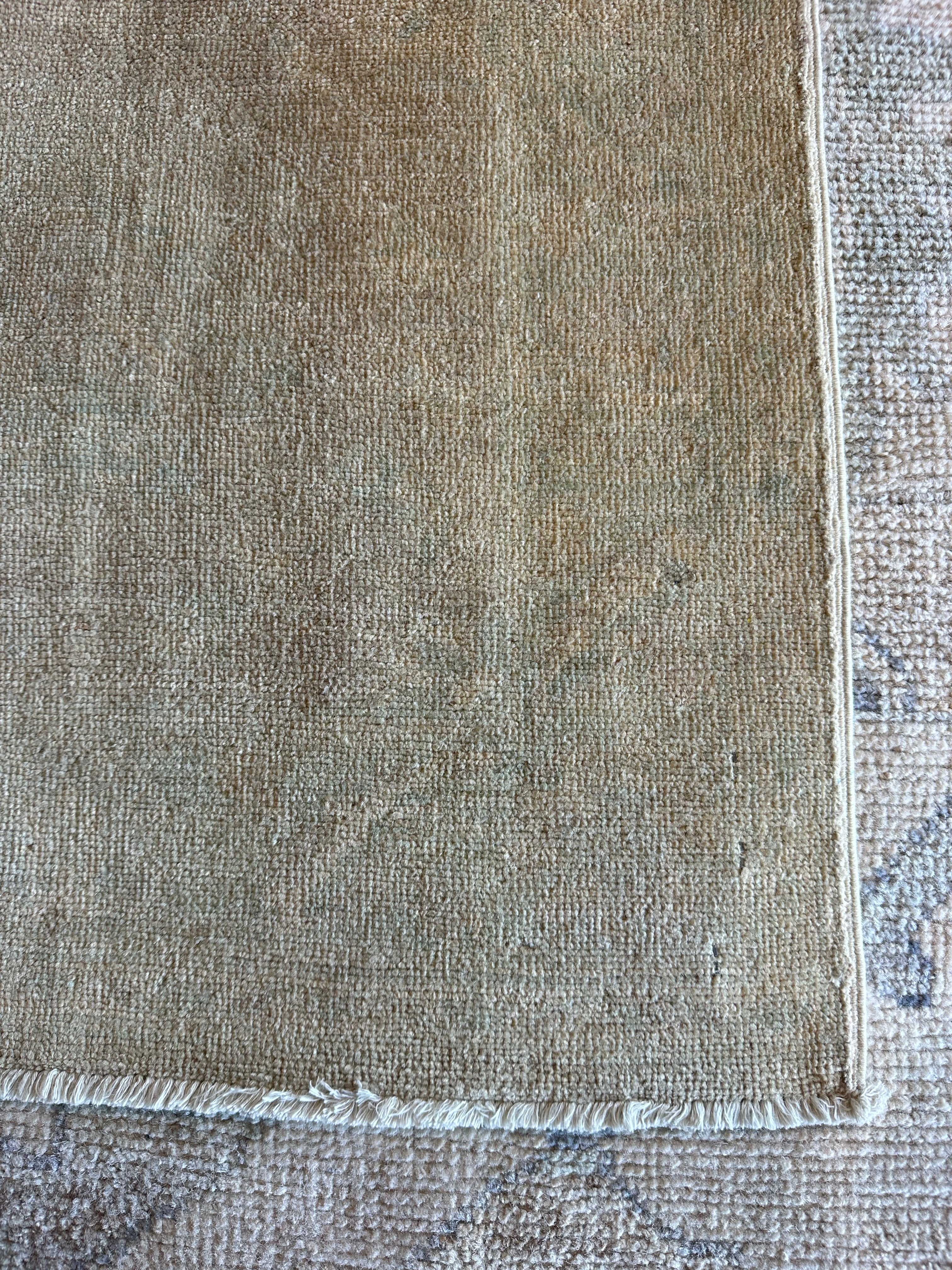 Isabel Saez Smith 2x3.1 Beige Hand-Knotted Farhan Rug