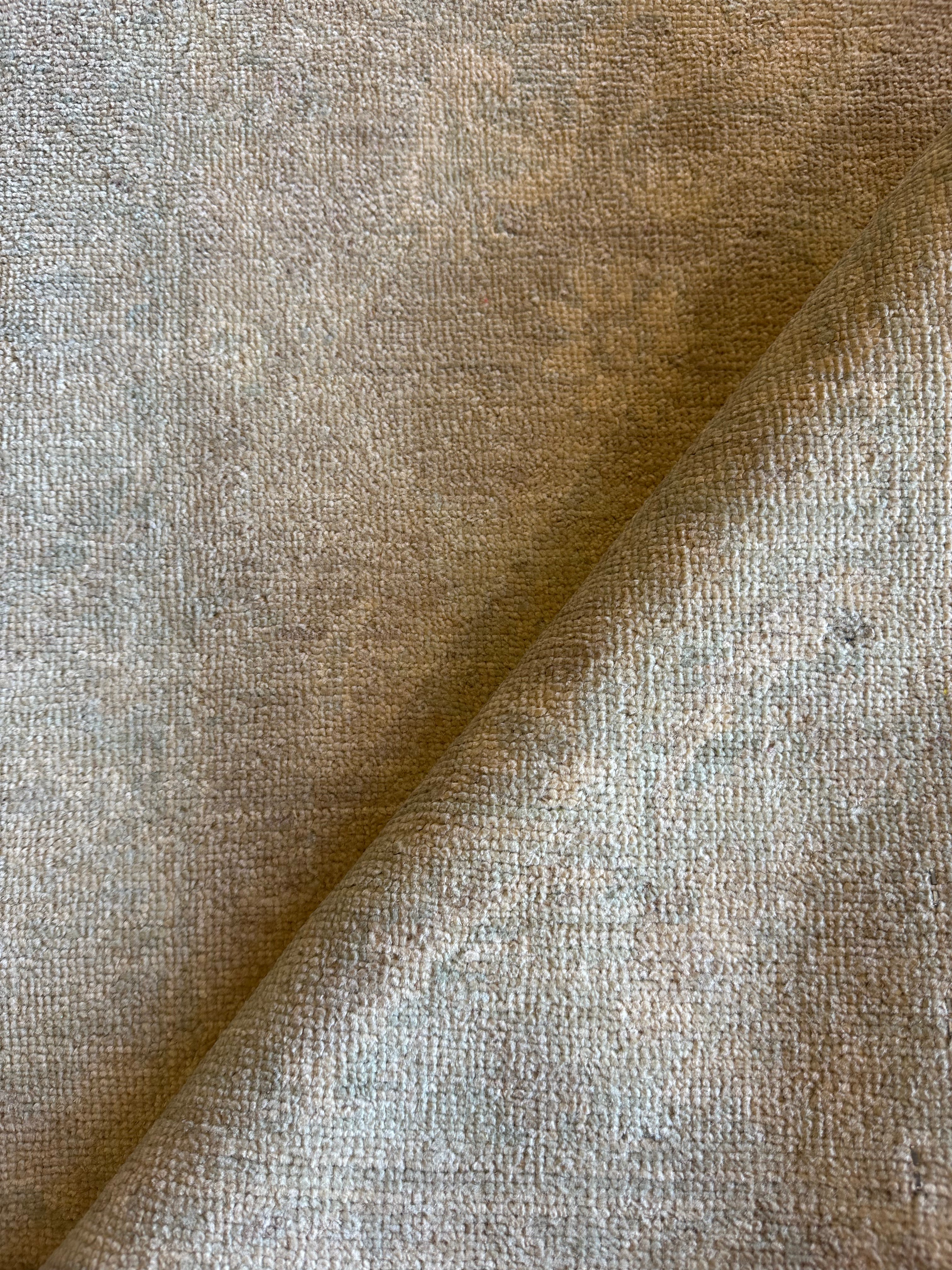 Isabel Saez Smith 2x3.1 Beige Hand-Knotted Farhan Rug