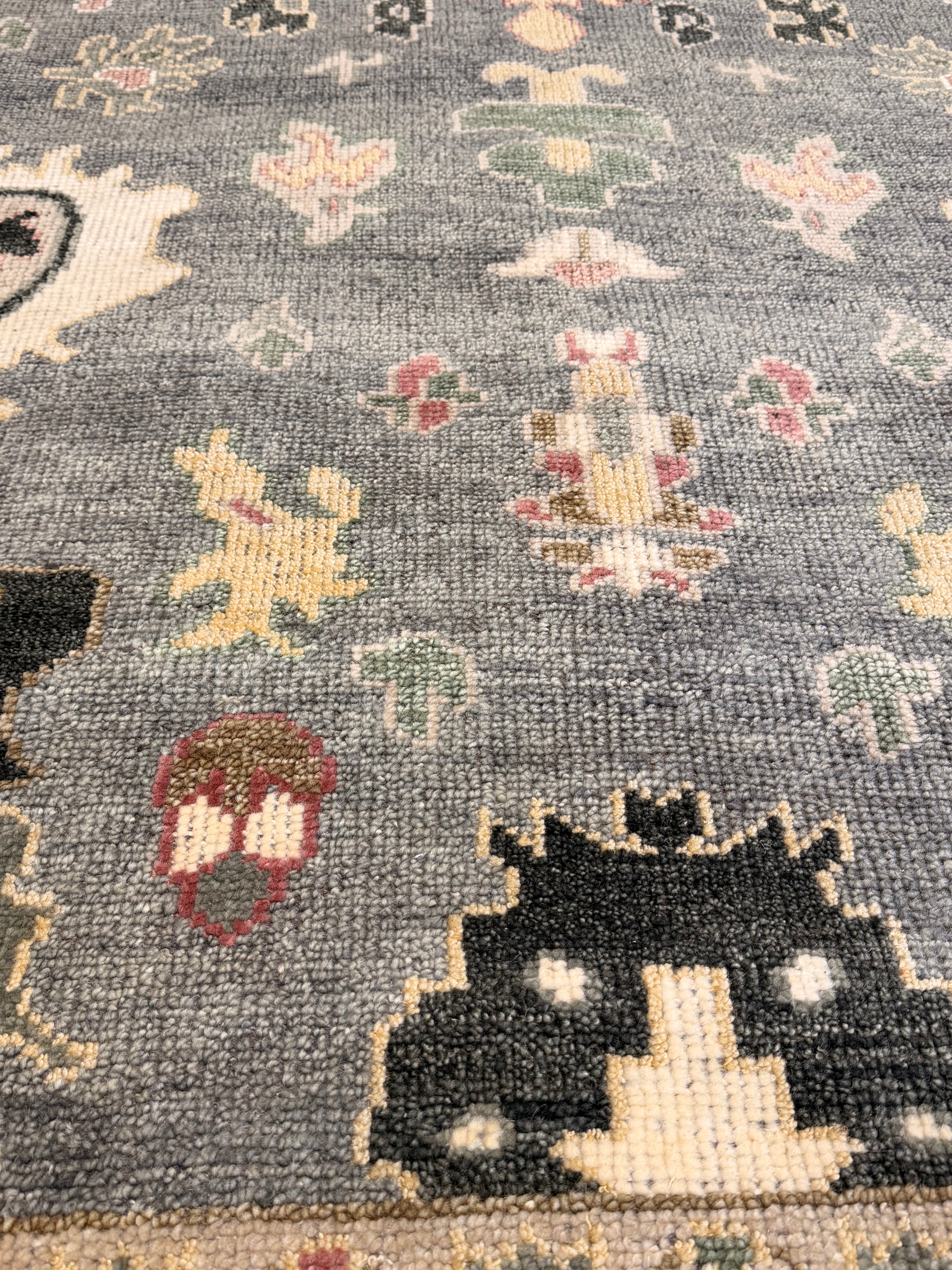 Suzanne Tucker 8x10.3 Grey and Ivory Hand-Knotted Oushak Rug