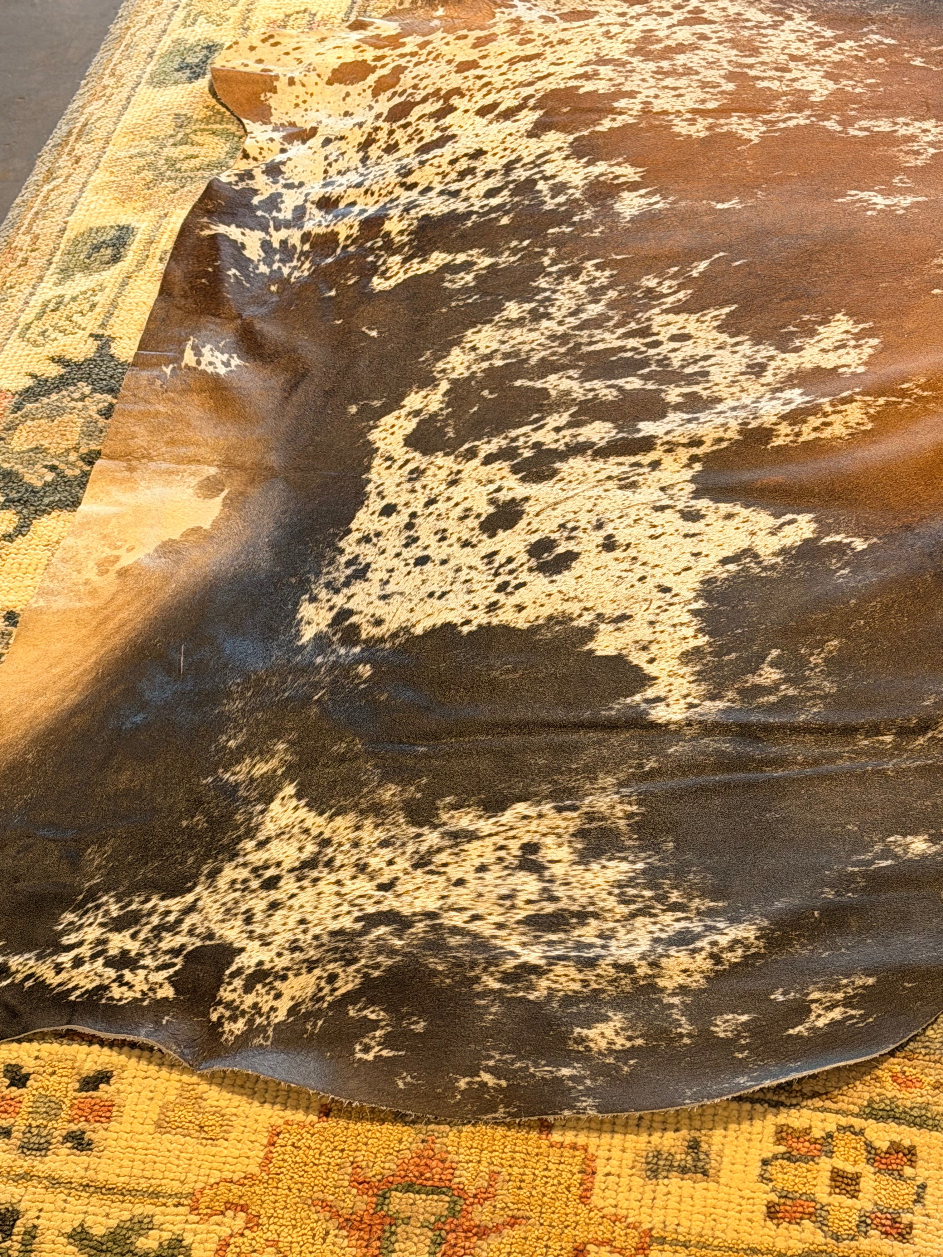 Salt Pap Tricolor 7.8x8.11 Large Cowhide Rug