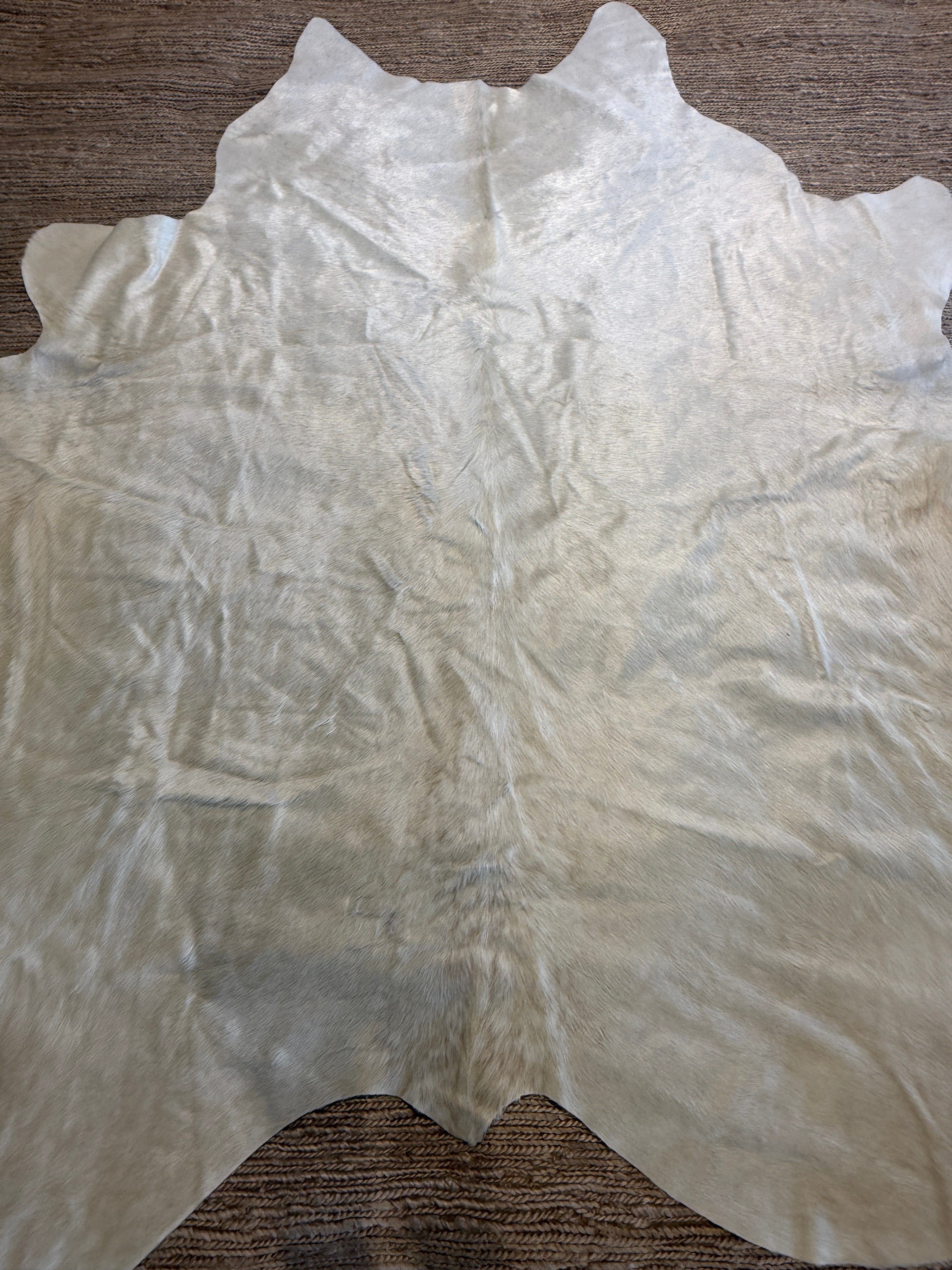 Ivory White 6.5x8 Cowhide Rug