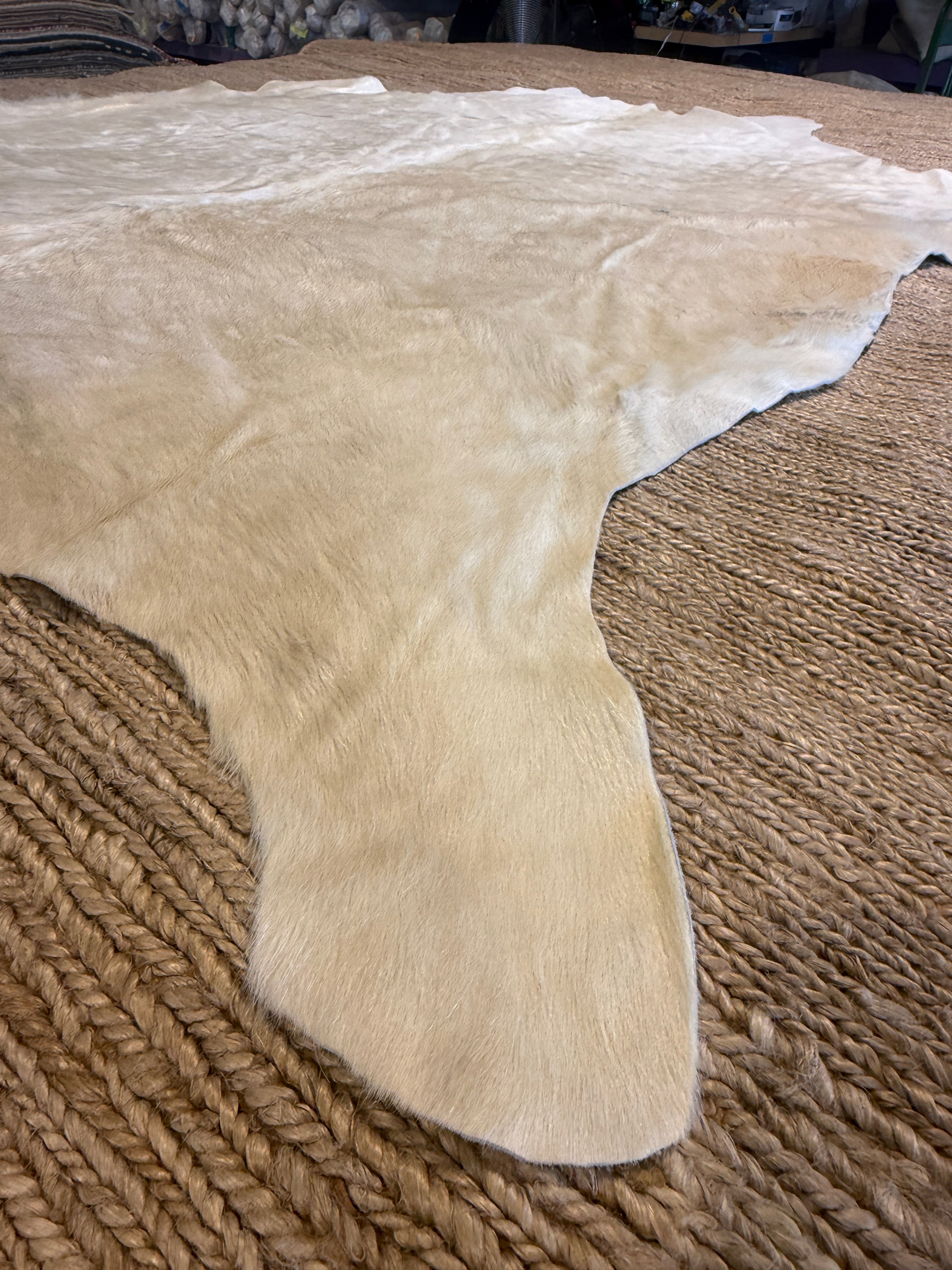 Ivory White 6.5x8 Cowhide Rug