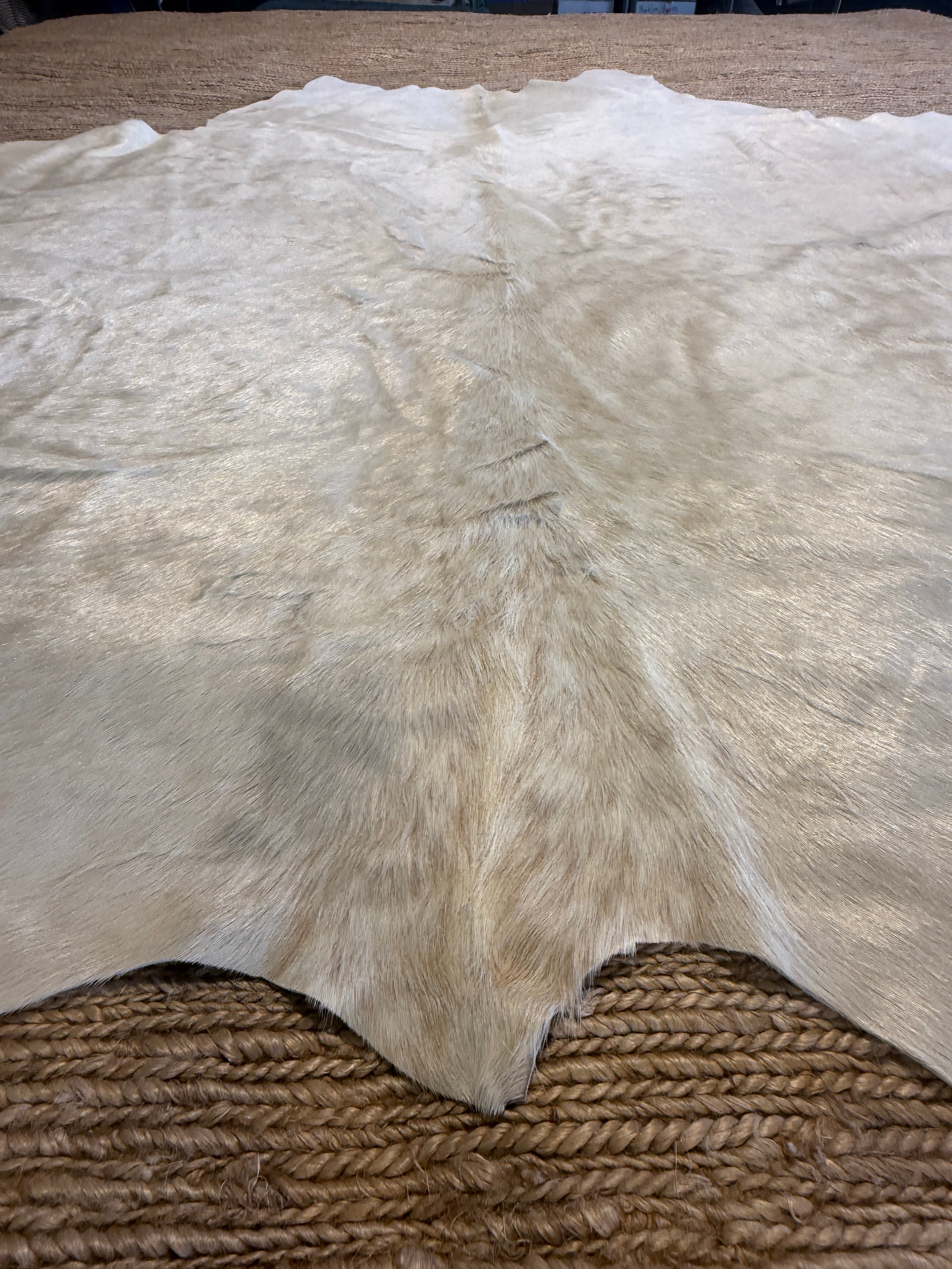 Ivory White 6.5x8 Cowhide Rug