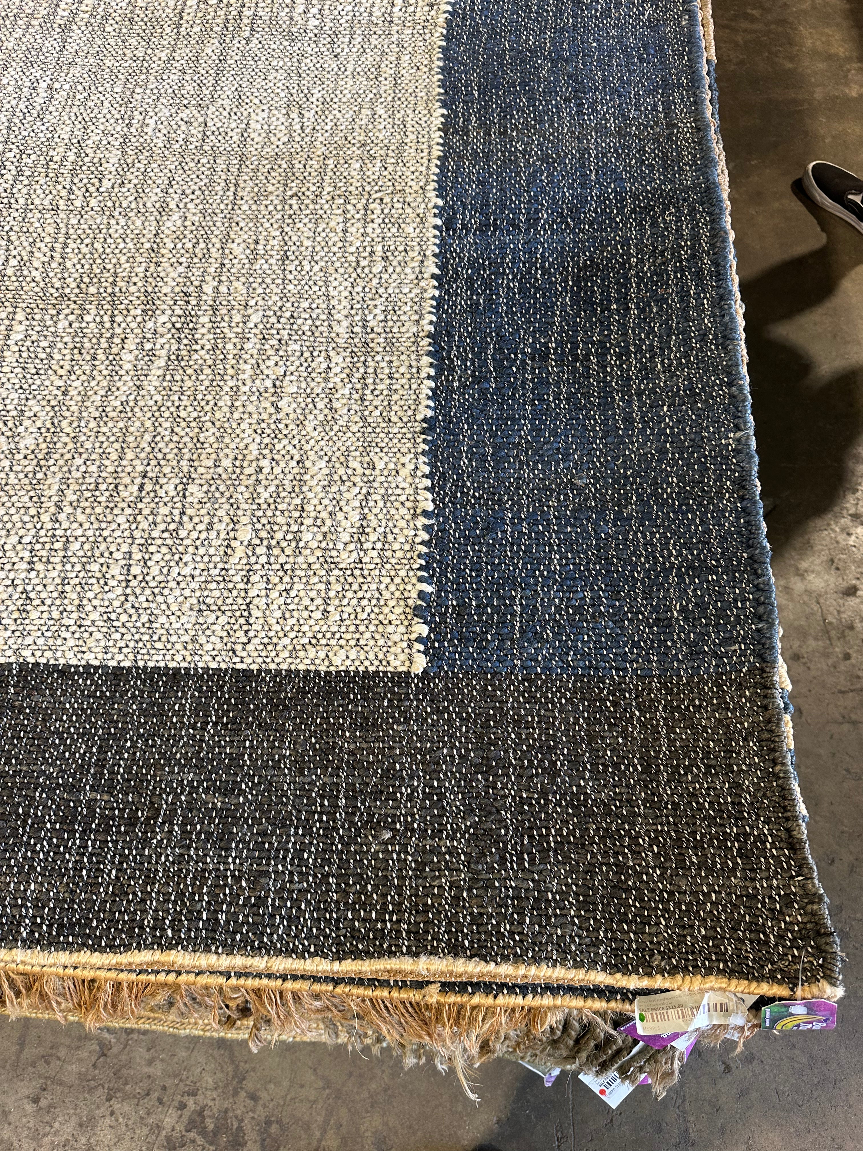 Helsinki 8x10 Handwoven White and Grey Geometrical Jute Rug