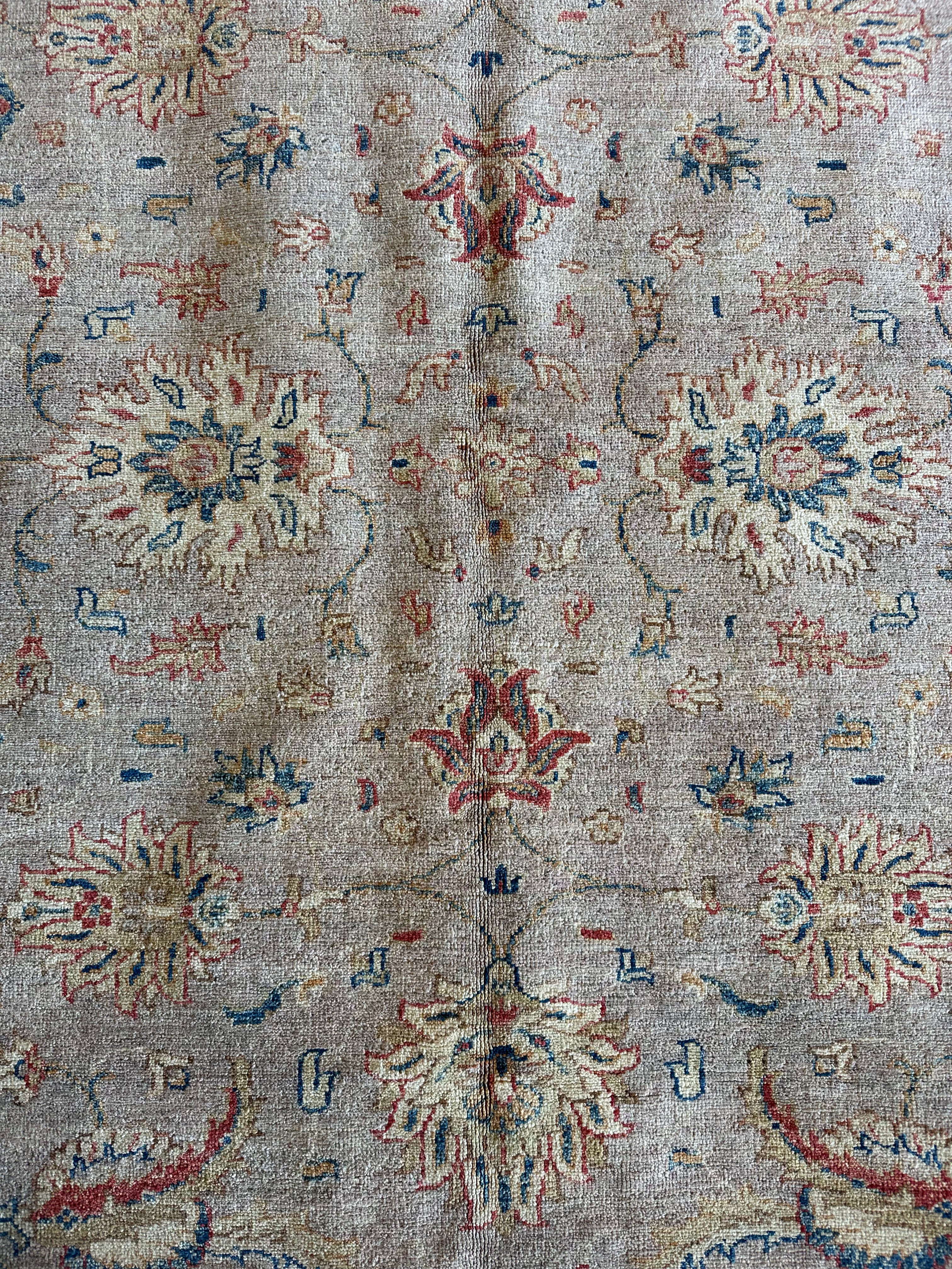 Amber Wakefield 5.6x7.6 Neutral Hand-Knotted Farhan Rug