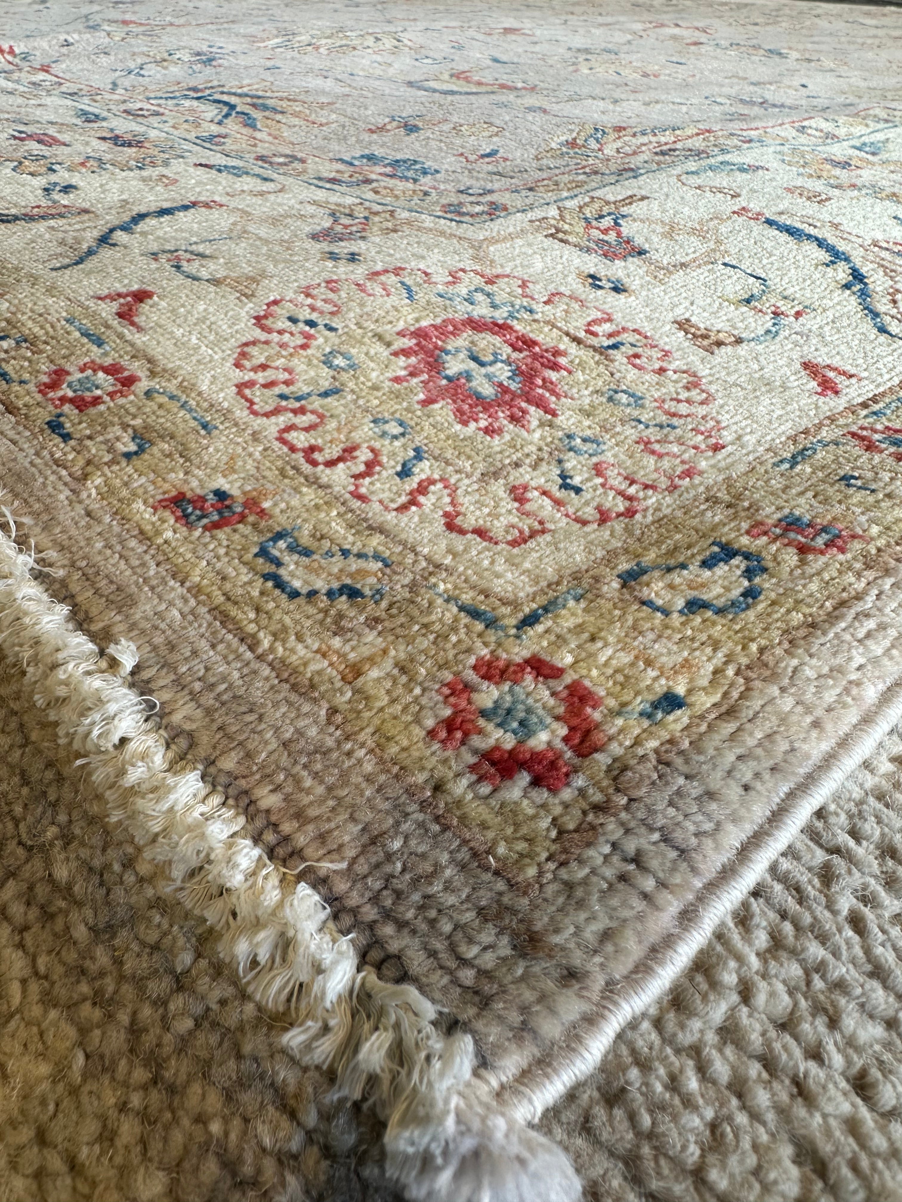 Amber Wakefield 5.6x7.6 Neutral Hand-Knotted Farhan Rug