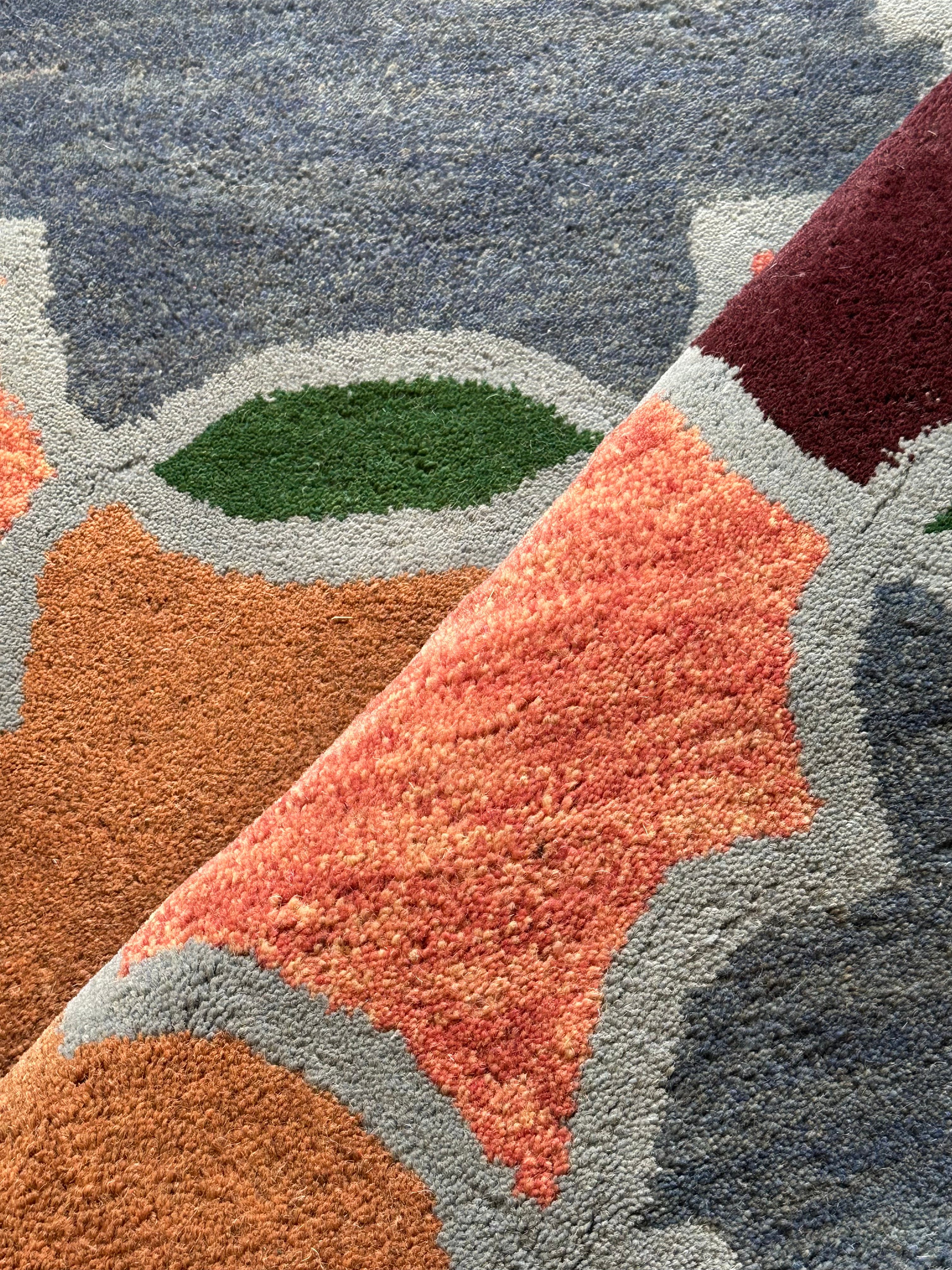 Tracey's 5x8 Hand-Tufted Blue & Rust Modern