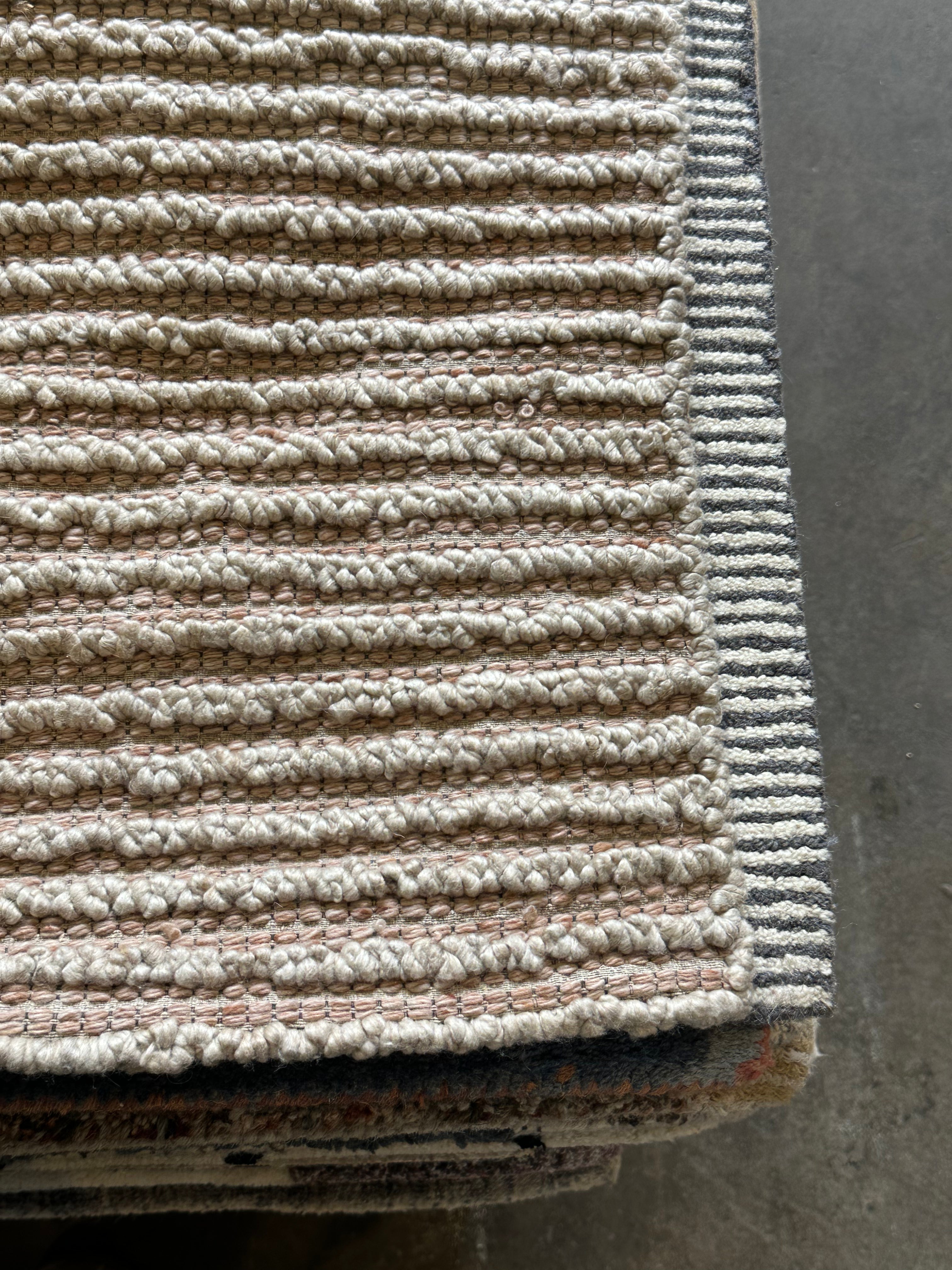 Leland 5x7.9 Hand-Tufted Modern Natural Grey