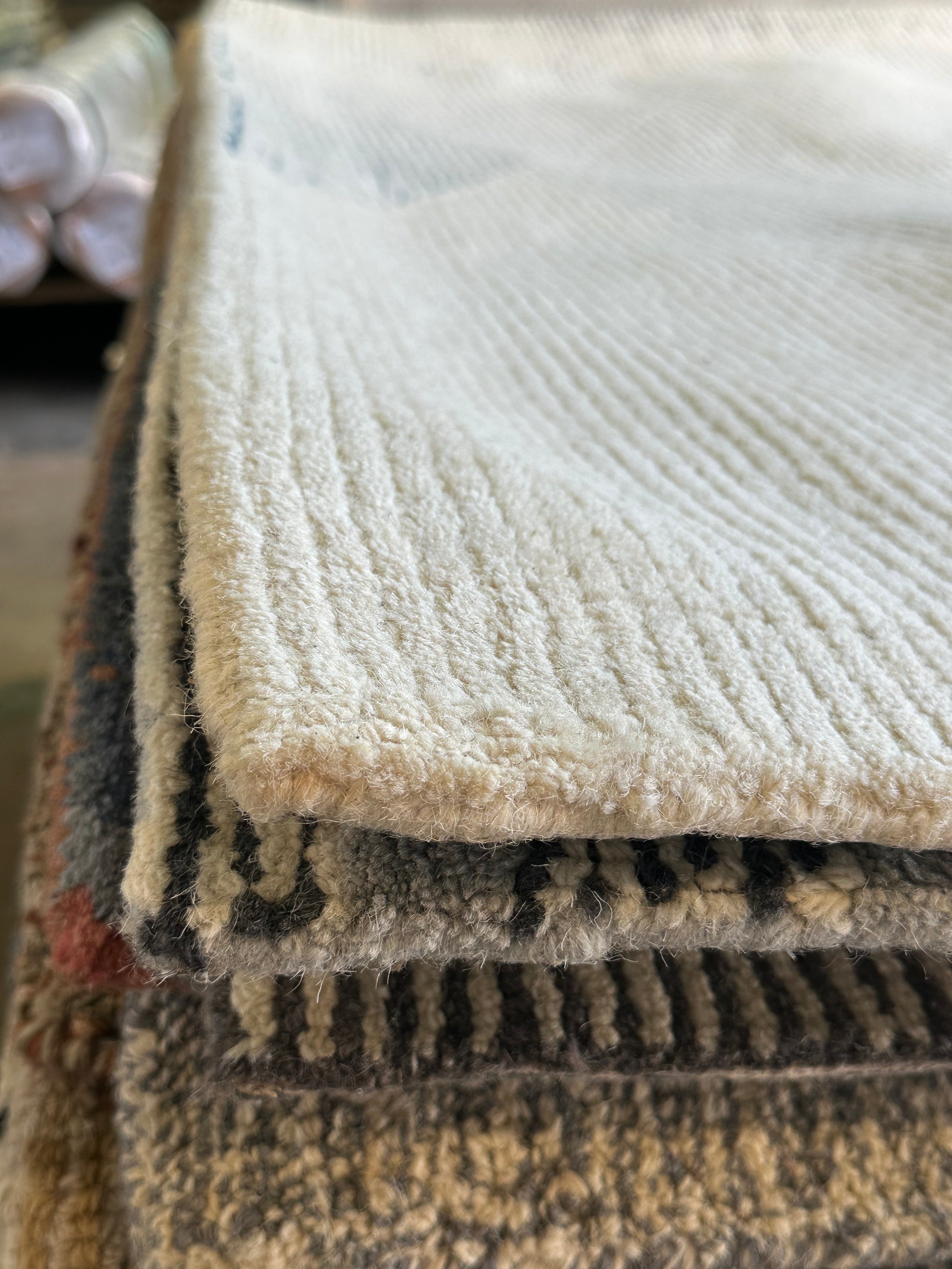 Fillmore 5.3x7.6 Hand-Tufted Pastel Loop Cut