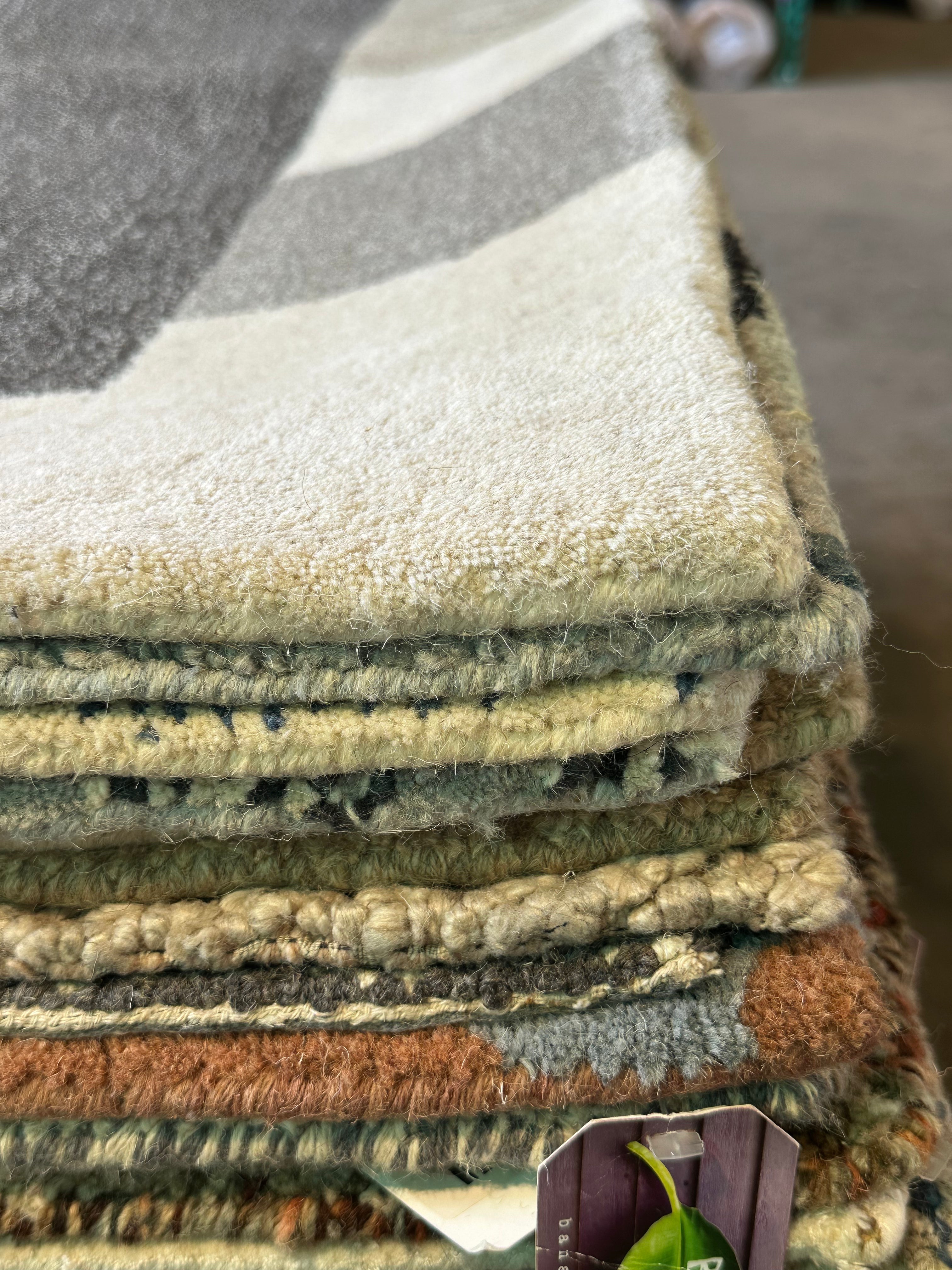 Corinna Larsen 5.3x7.6 Hand-Tufted Green & Ivory Modern