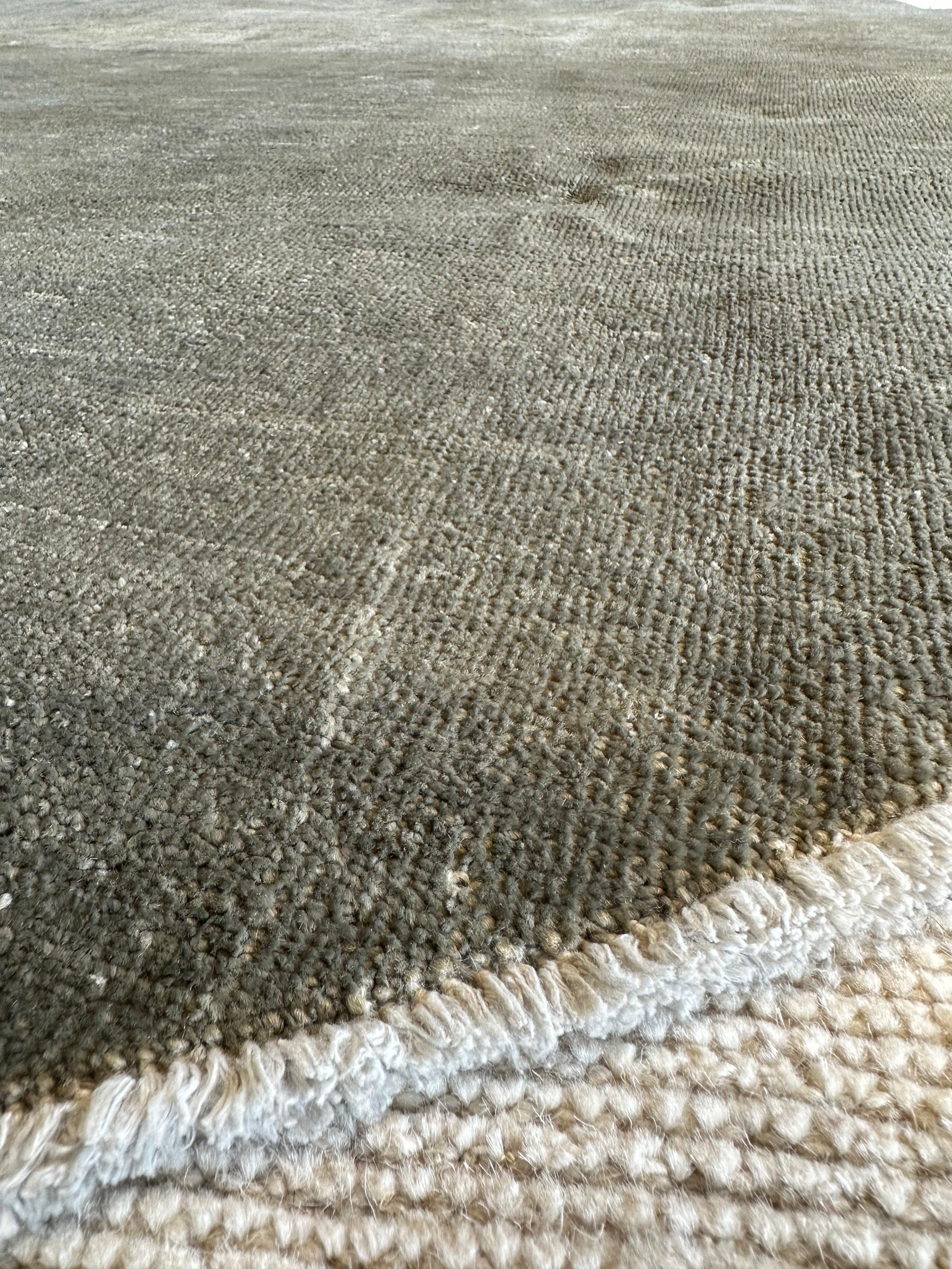 Rose Locke 8x8 Grey Hand-Knotted Farhan Rug