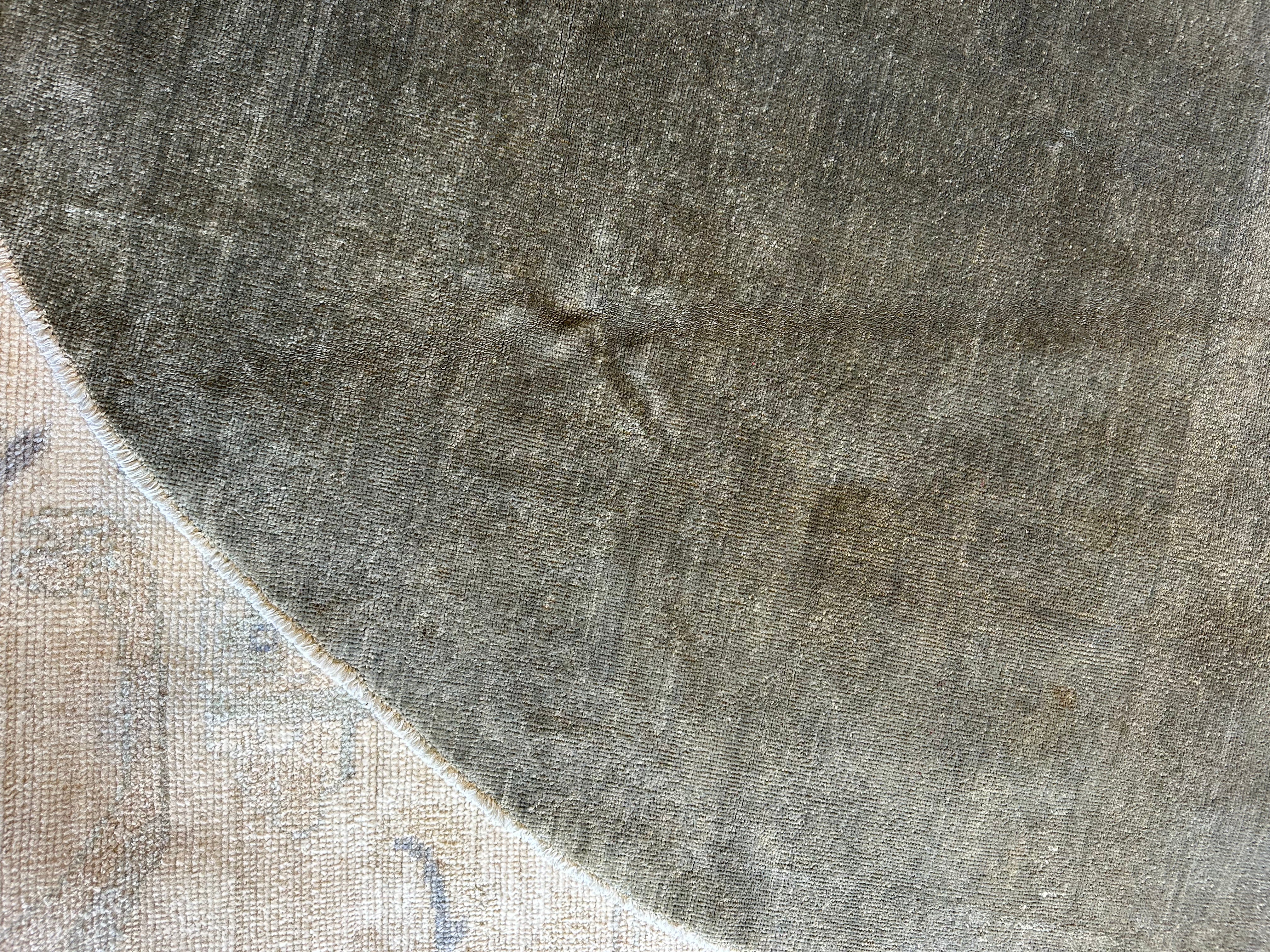 Rose Locke 8x8 Grey Hand-Knotted Farhan Rug