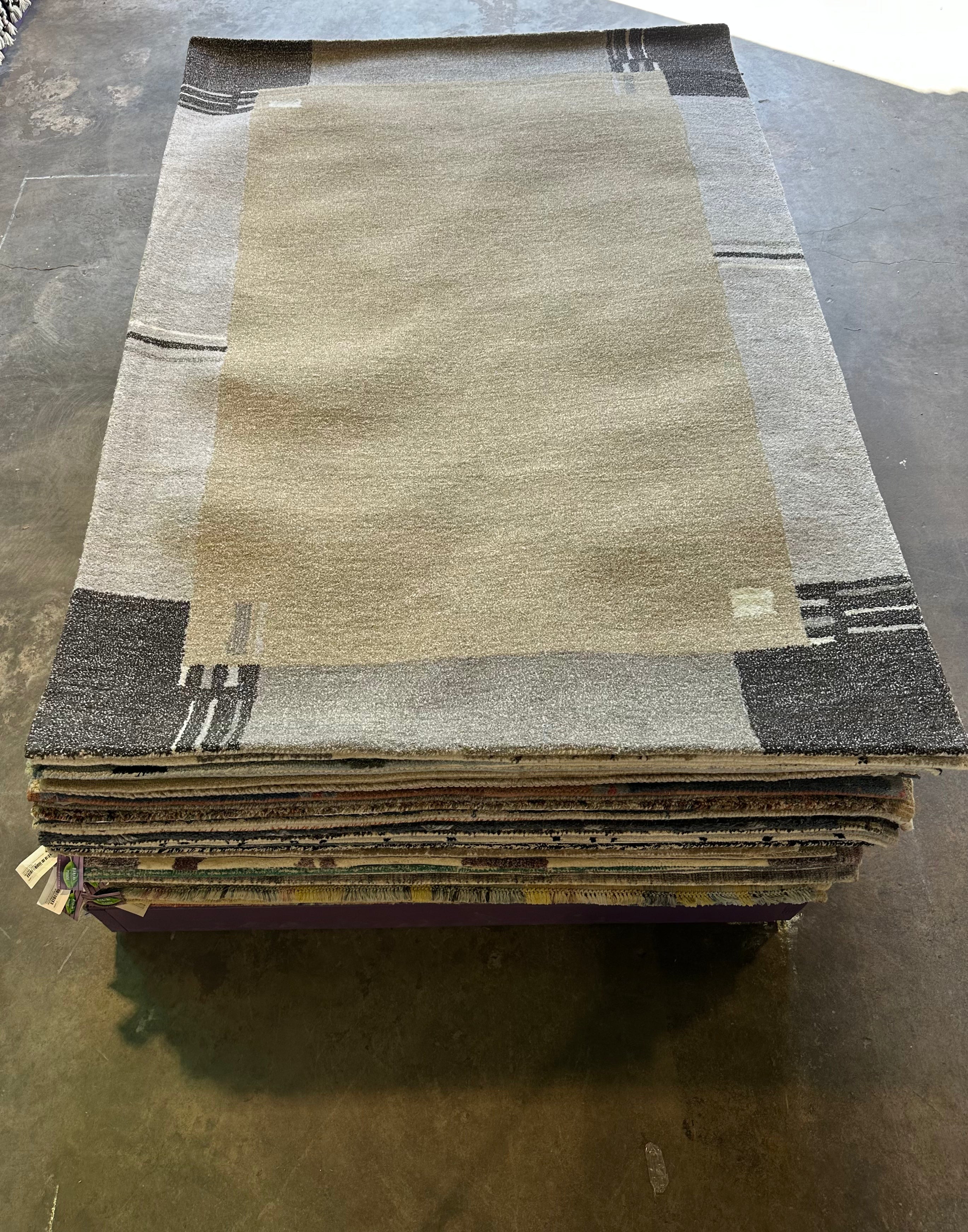 Bouligny 5.3x7.6 Hand-Tufted Beige Mix Modern