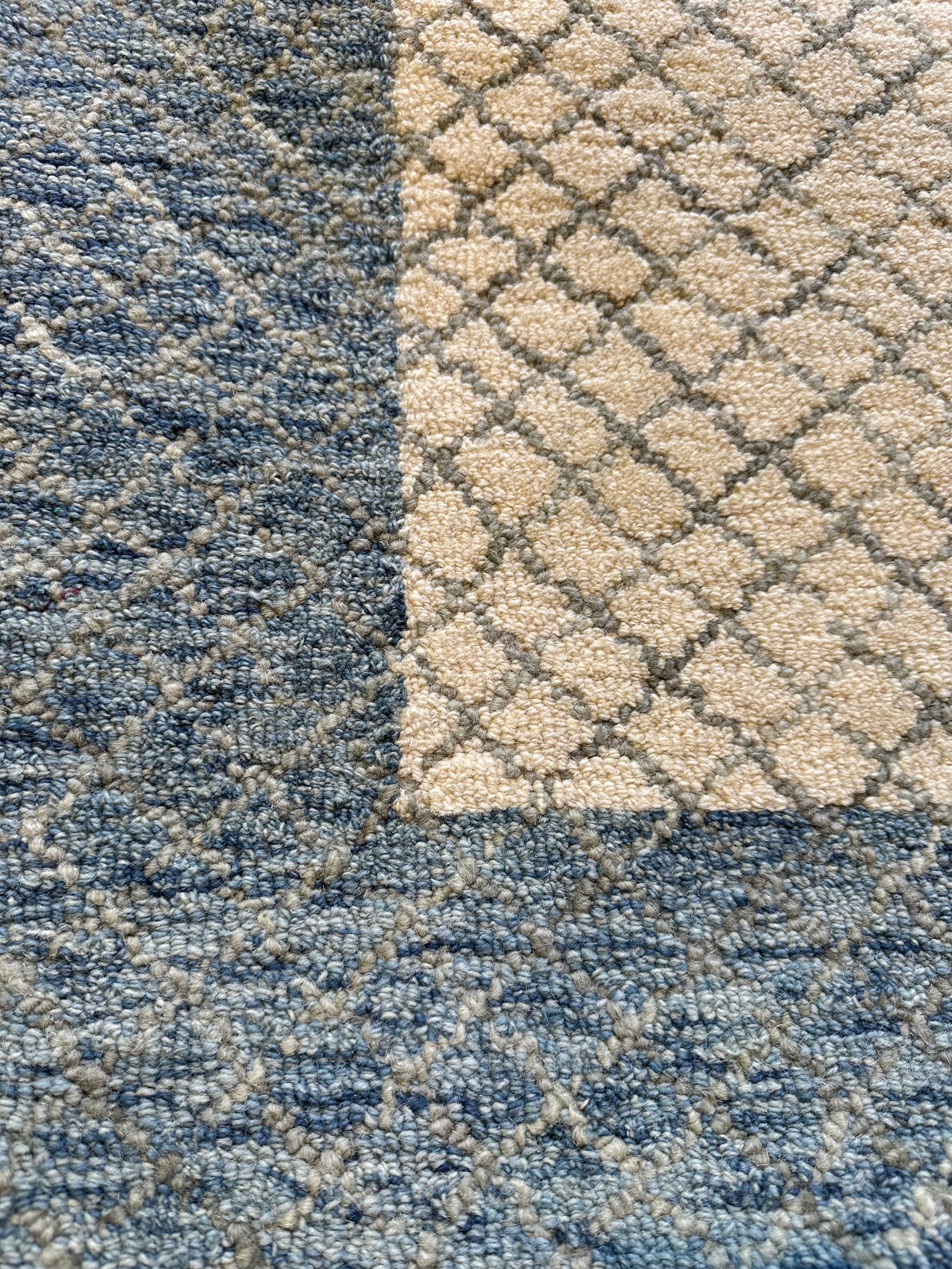 Hot Tin 5x7.6 Hand-Tufted Ivory & Blue Modern