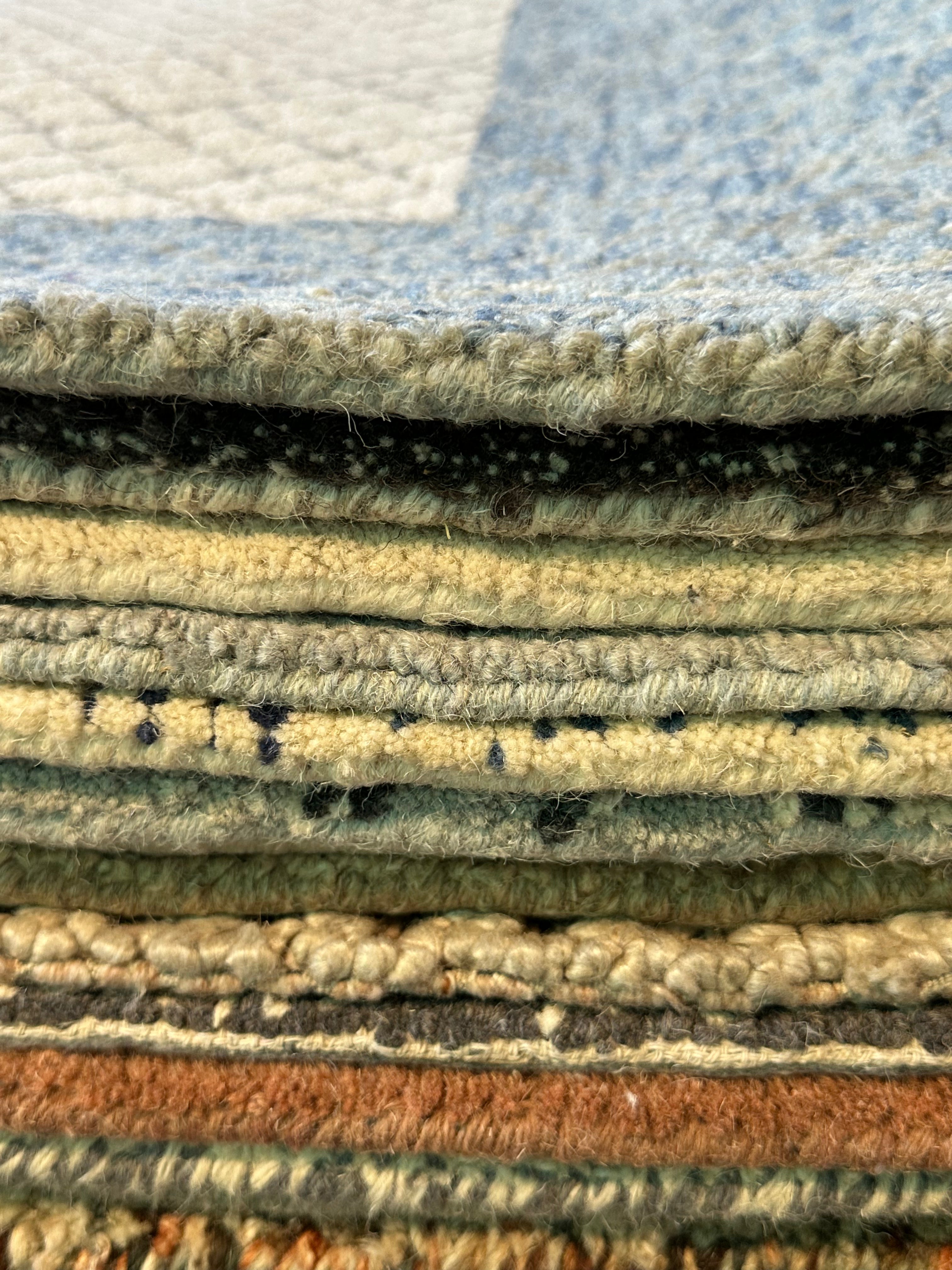 Hot Tin 5x7.6 Hand-Tufted Ivory & Blue Modern