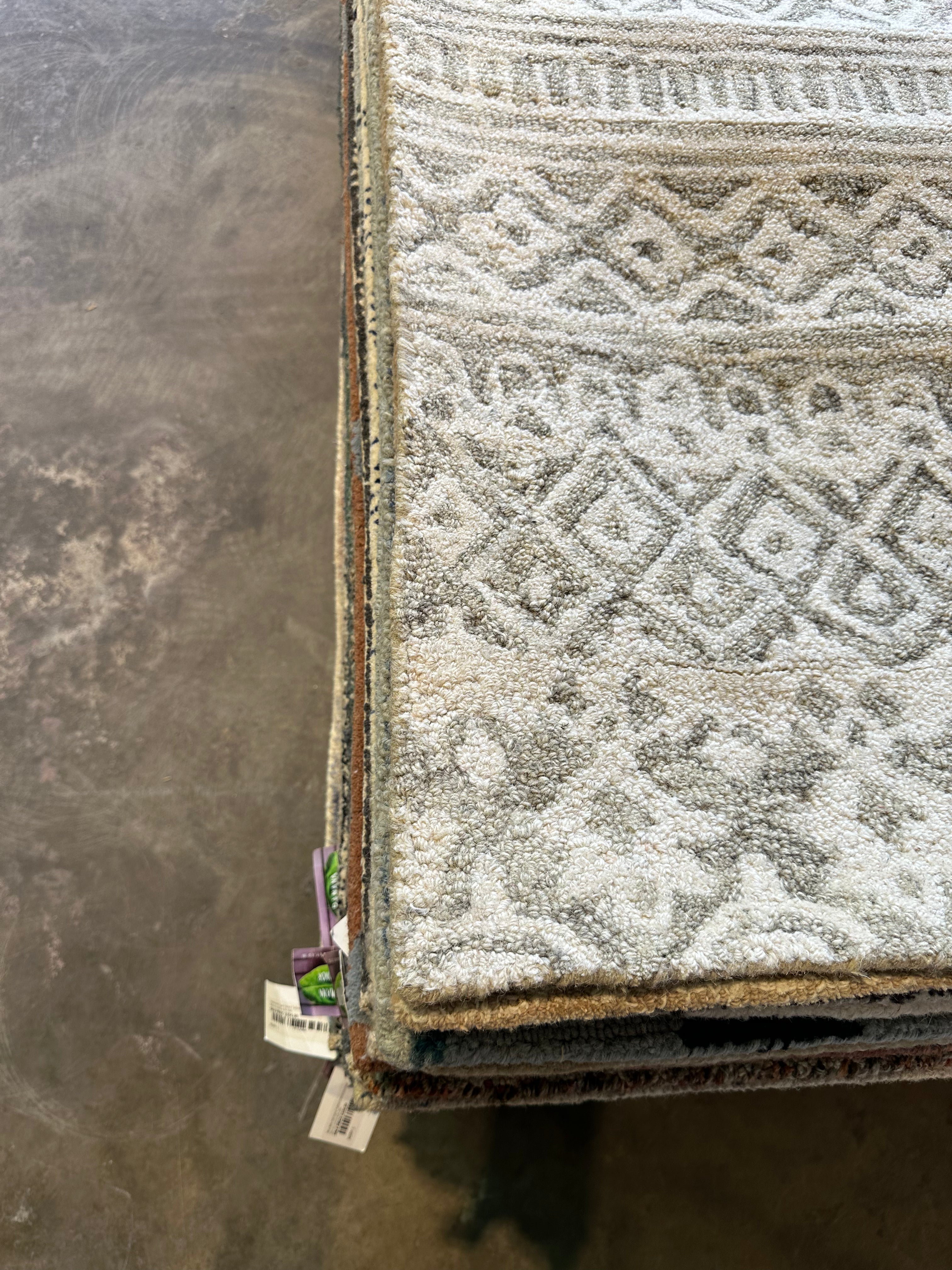 Carlos 5x7.6 Grey Hand-Tufted Wool Modern