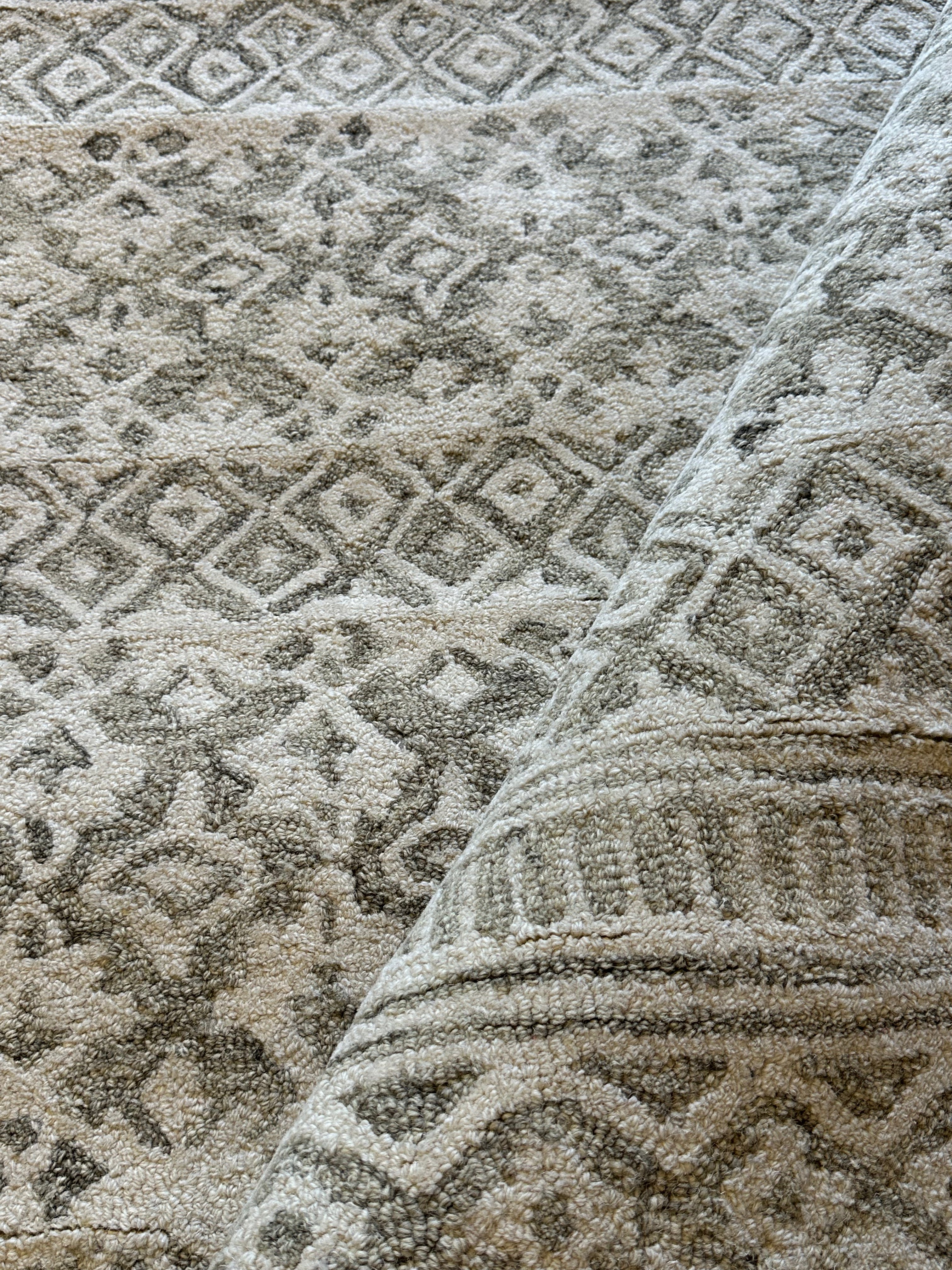 Carlos 5x7.6 Grey Hand-Tufted Wool Modern