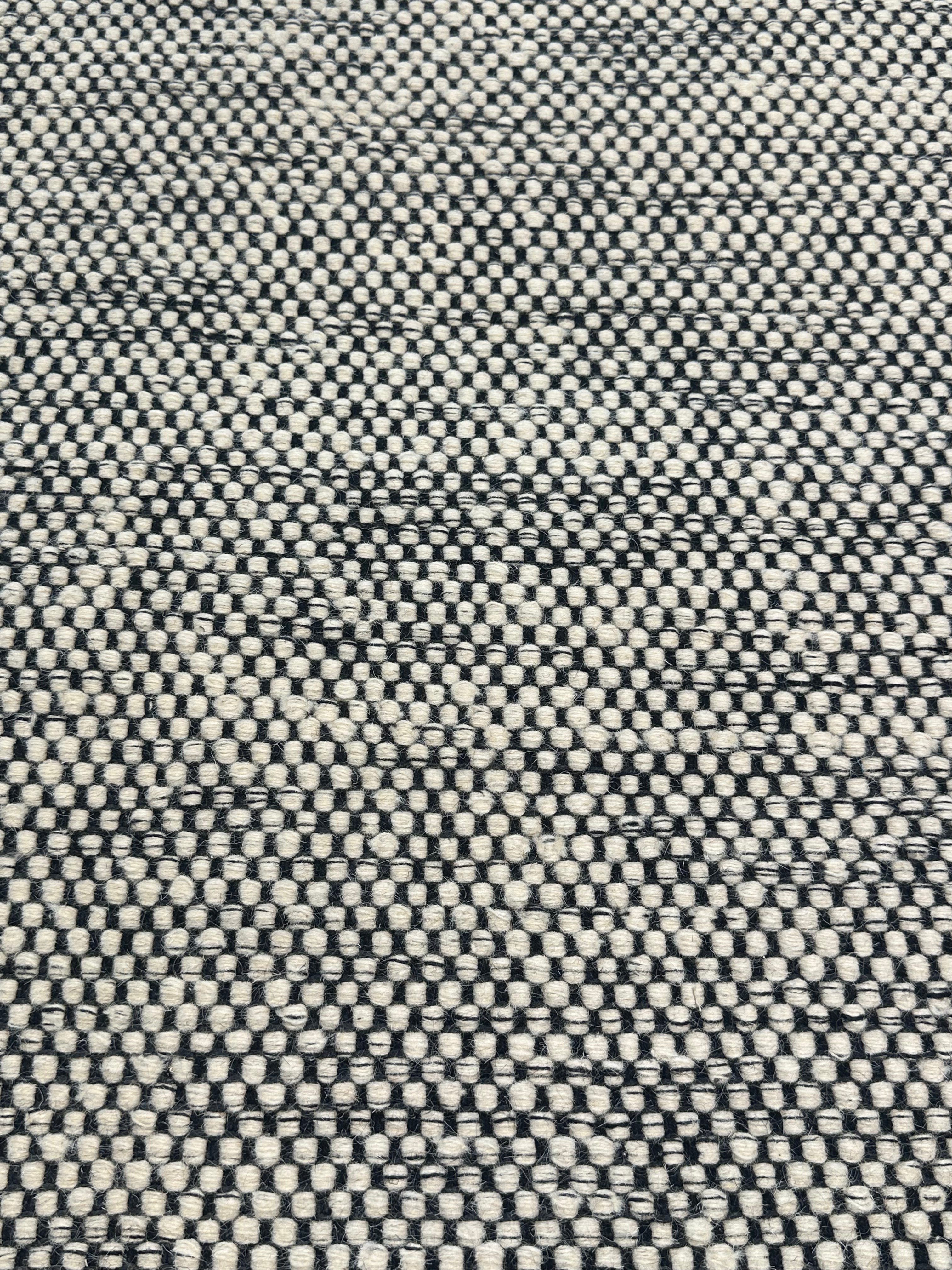 Aaron Tulsa 7x7 Black Handwoven Modern Rug