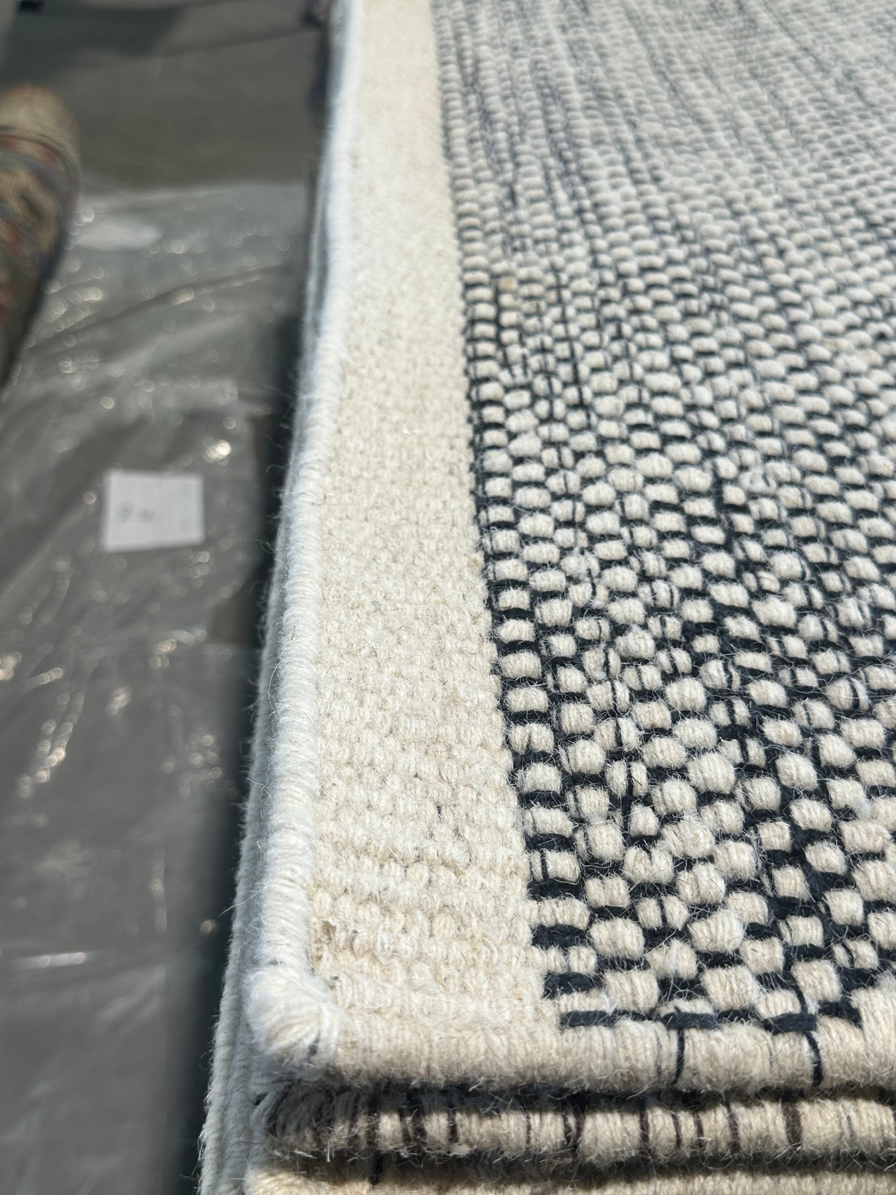 Aaron Tulsa 7x7 Black Handwoven Modern Rug