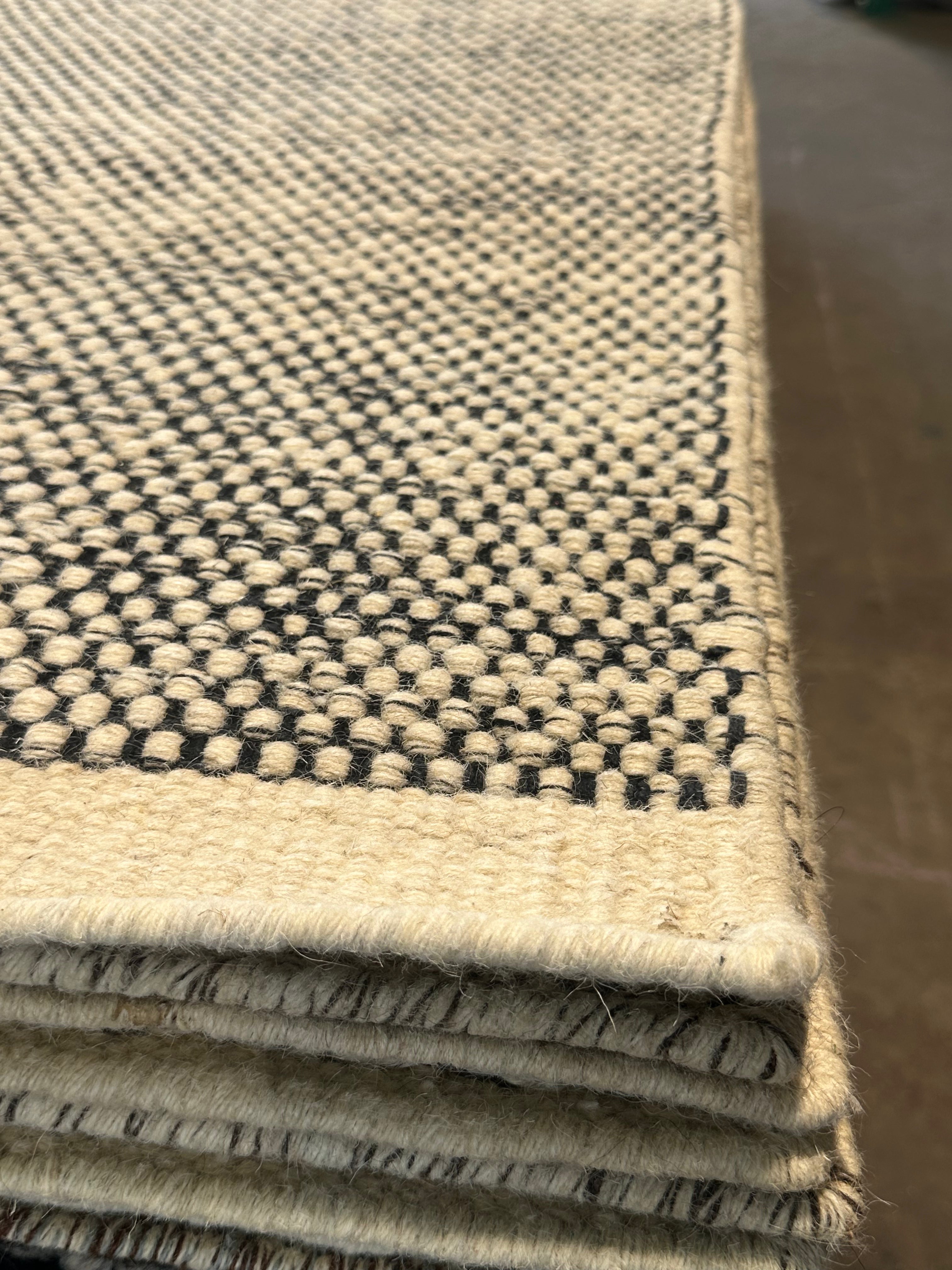 Aaron Tulsa 7x7 Black Handwoven Modern Rug