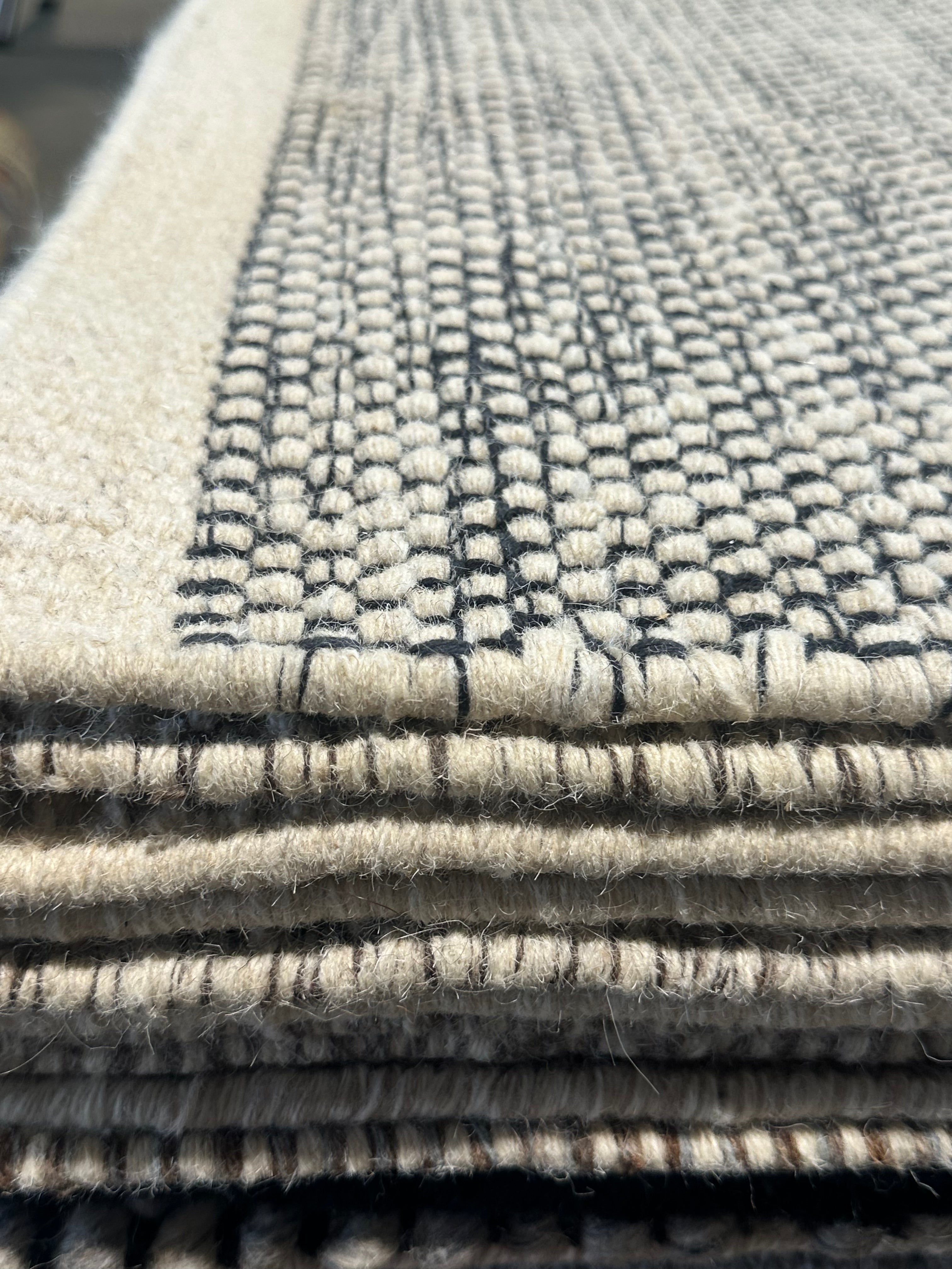 Aaron Tulsa 7x7 Black Handwoven Modern Rug