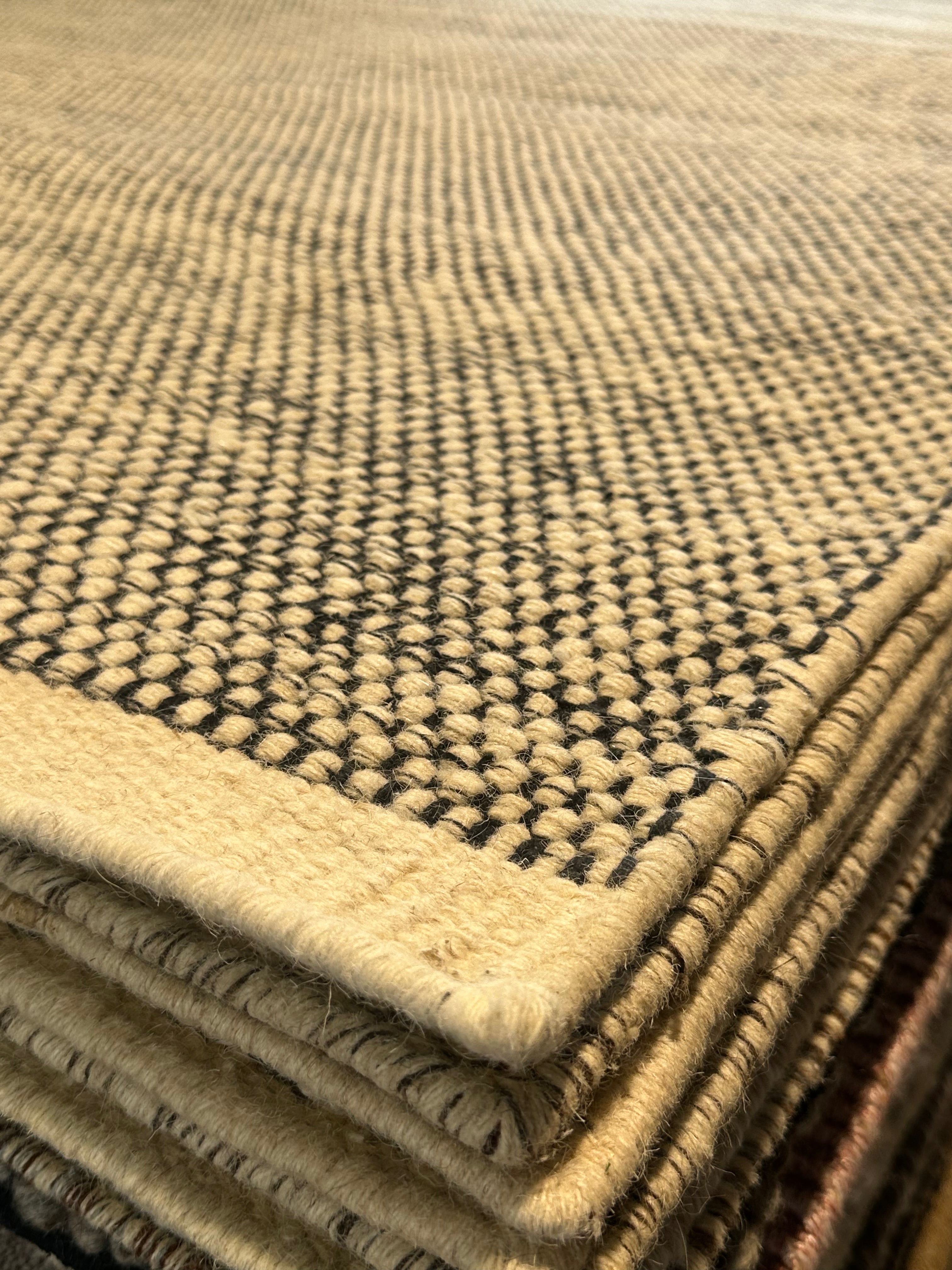 Aaron Tulsa 7x7 Black Handwoven Modern Rug