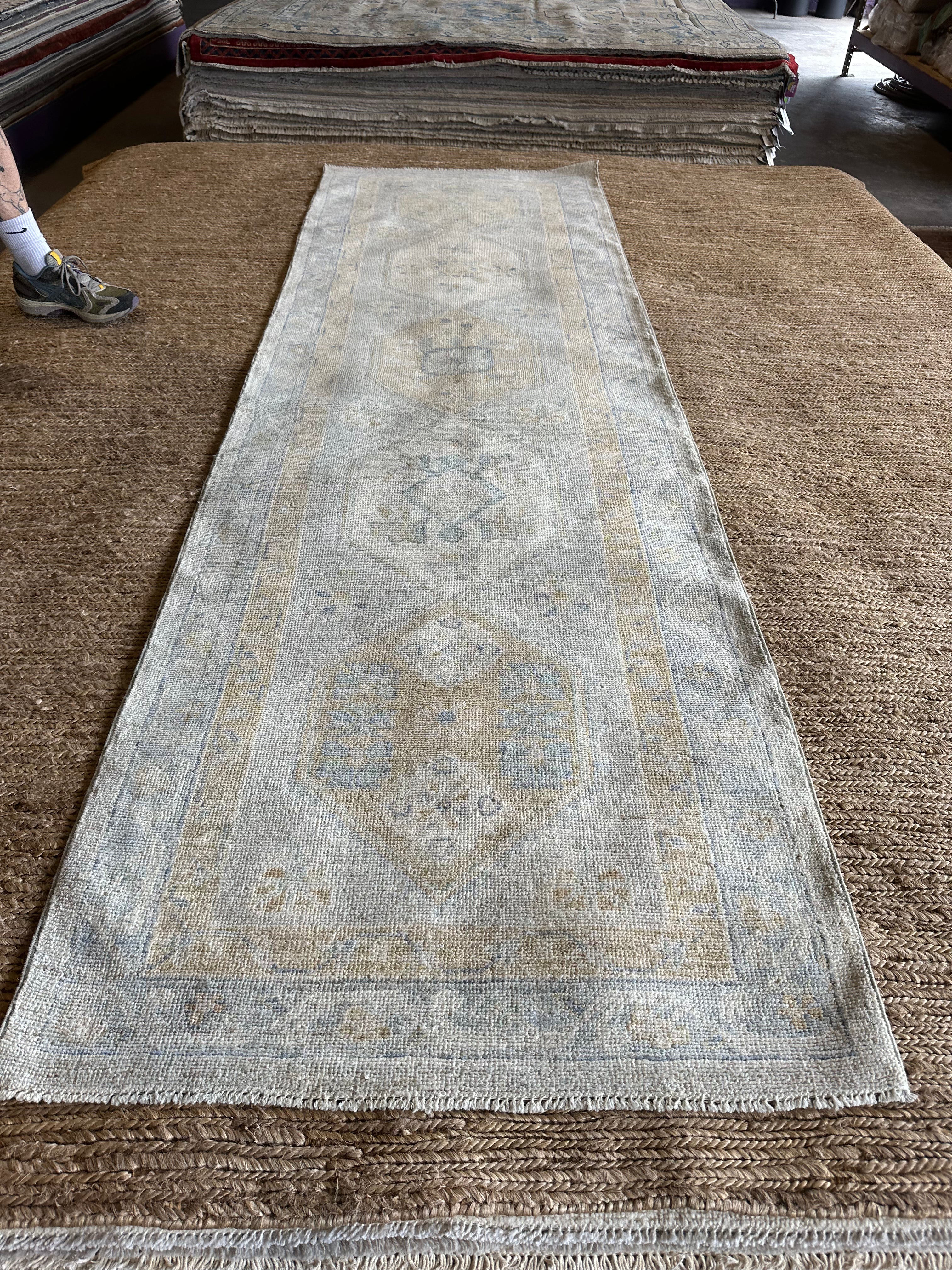 Danielle Brathwaite-Lynch 2.11x9.10 Cream Whitewashed Afghani Oushak Runner