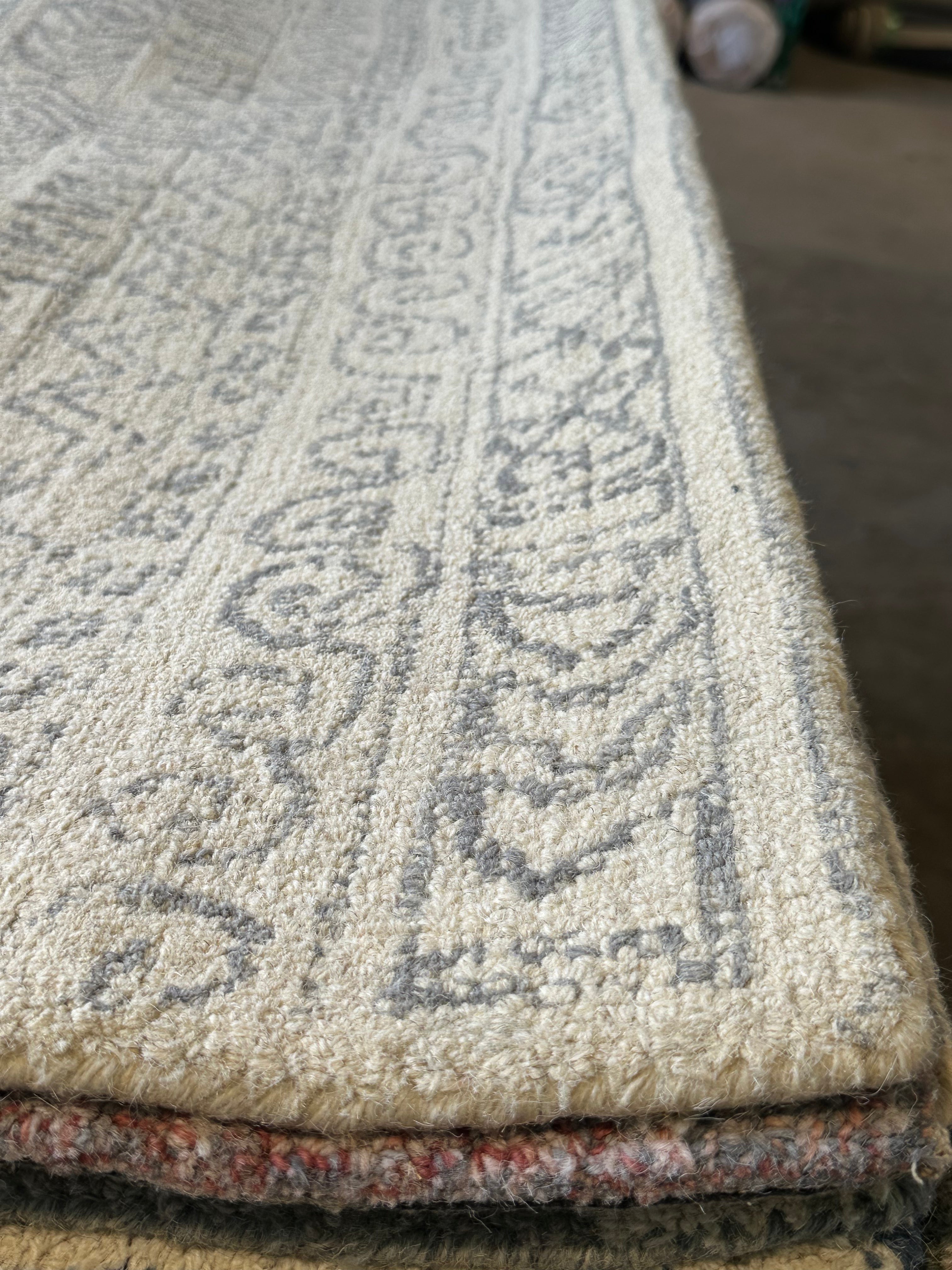 Ms. Mae's 5x8 Hand-Tufted Ivory & Grey Erased