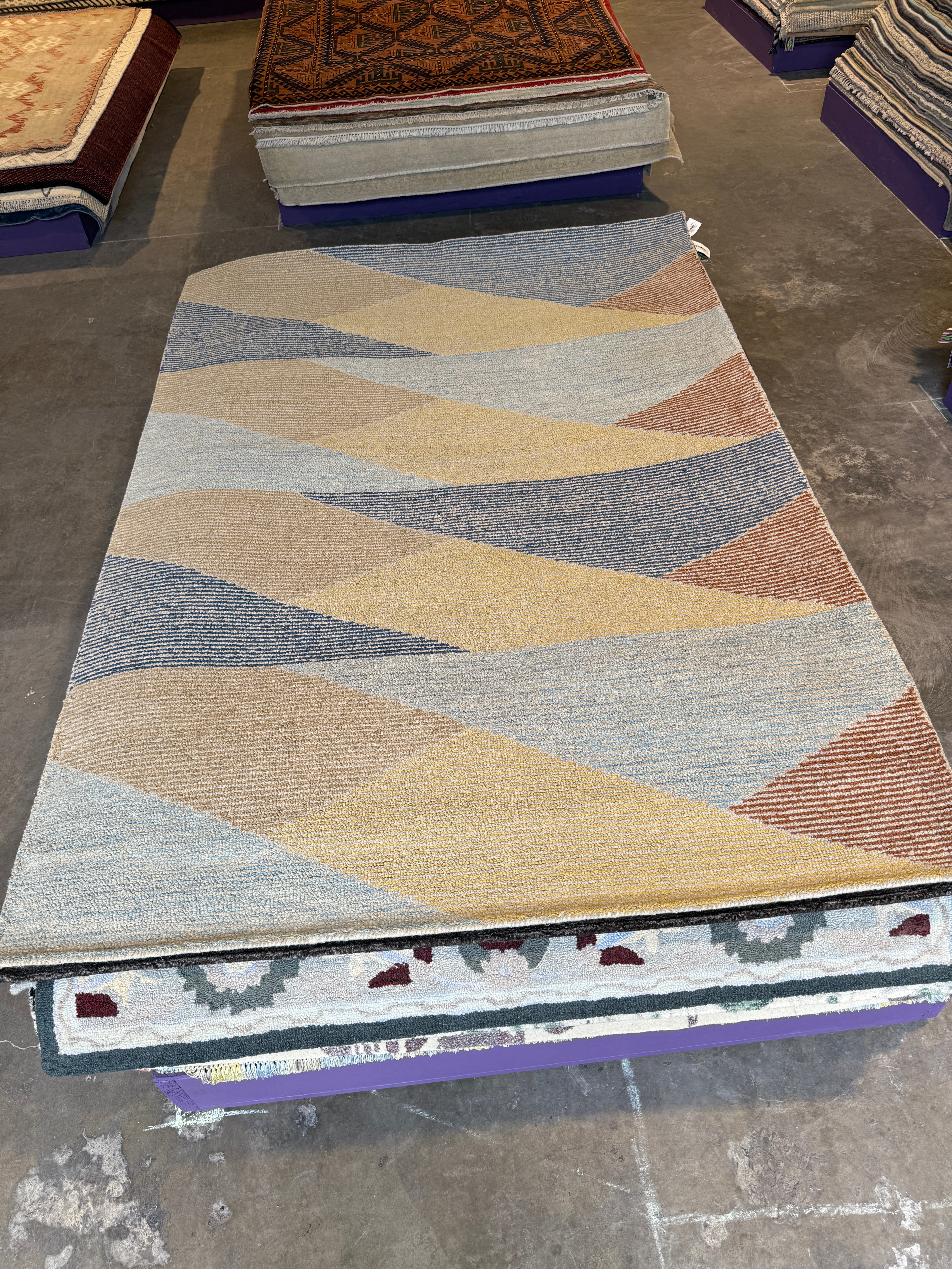 Marilou 5.3x7.6 Hand-Tufted Multi Modern