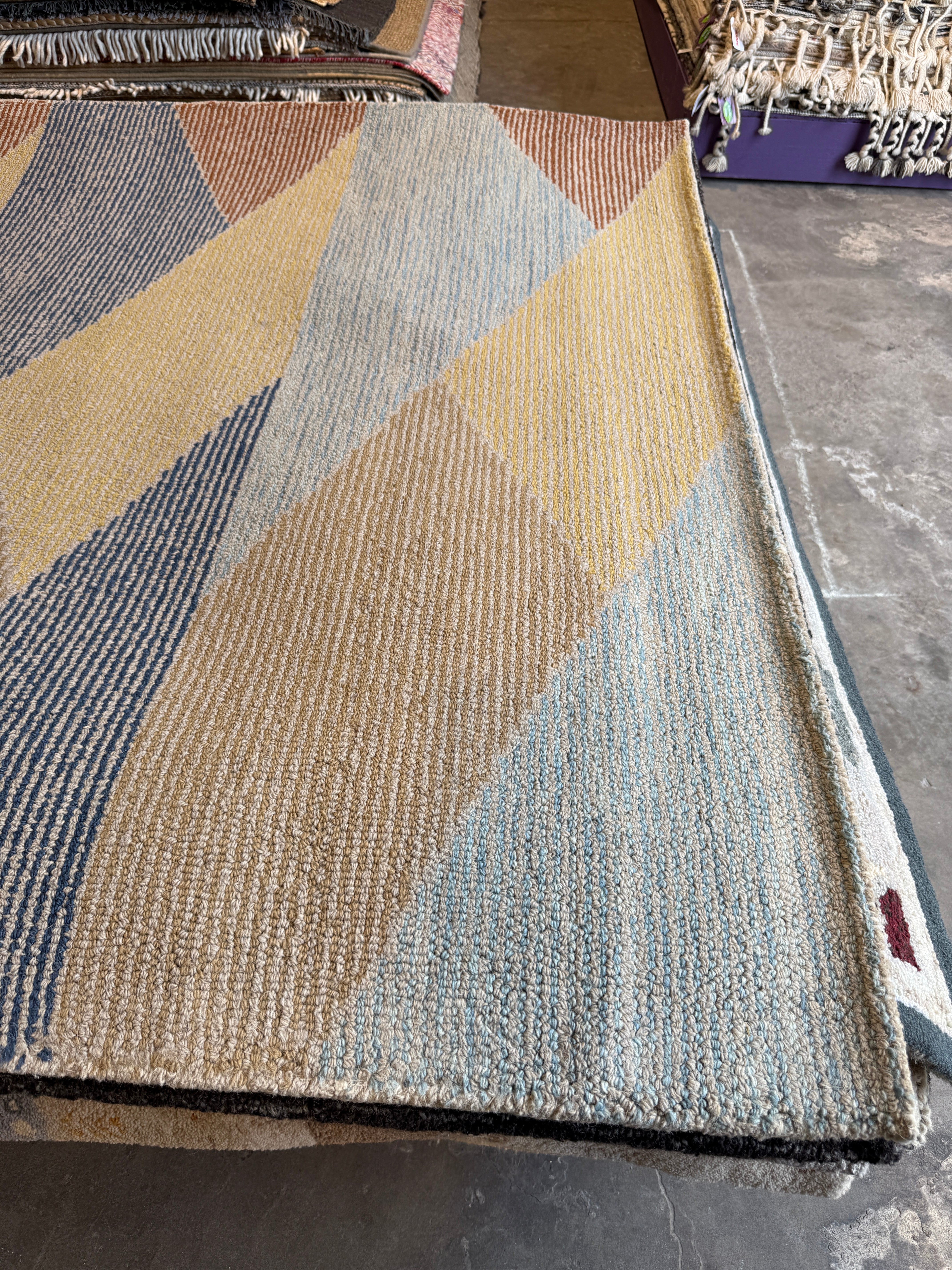 Marilou 5.3x7.6 Hand-Tufted Multi Modern