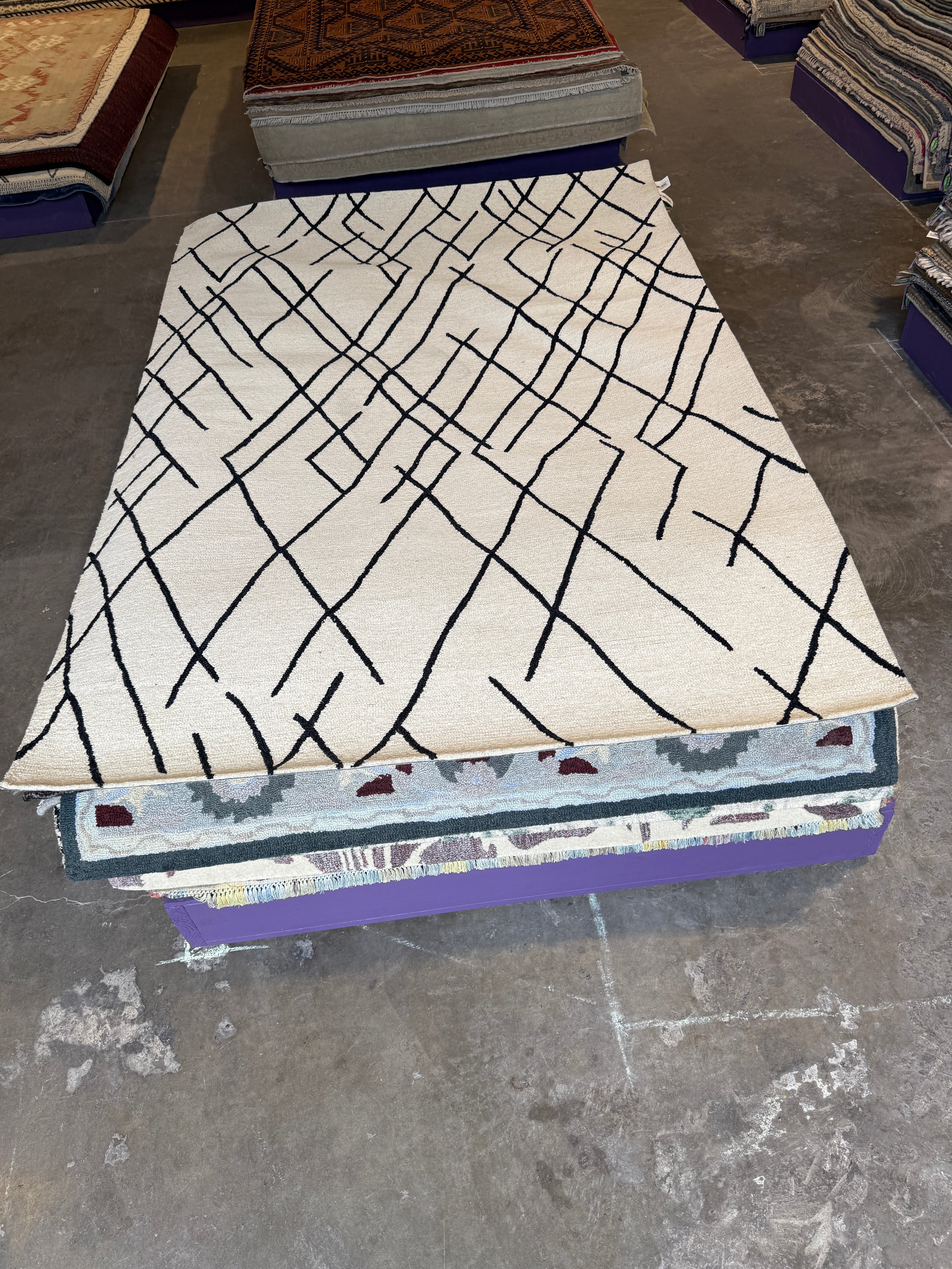Quintron 5x8 Hand-Tufted Ivory & Black High Low