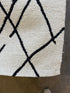 Quintron 5x8 Hand-Tufted Ivory & Black High Low
