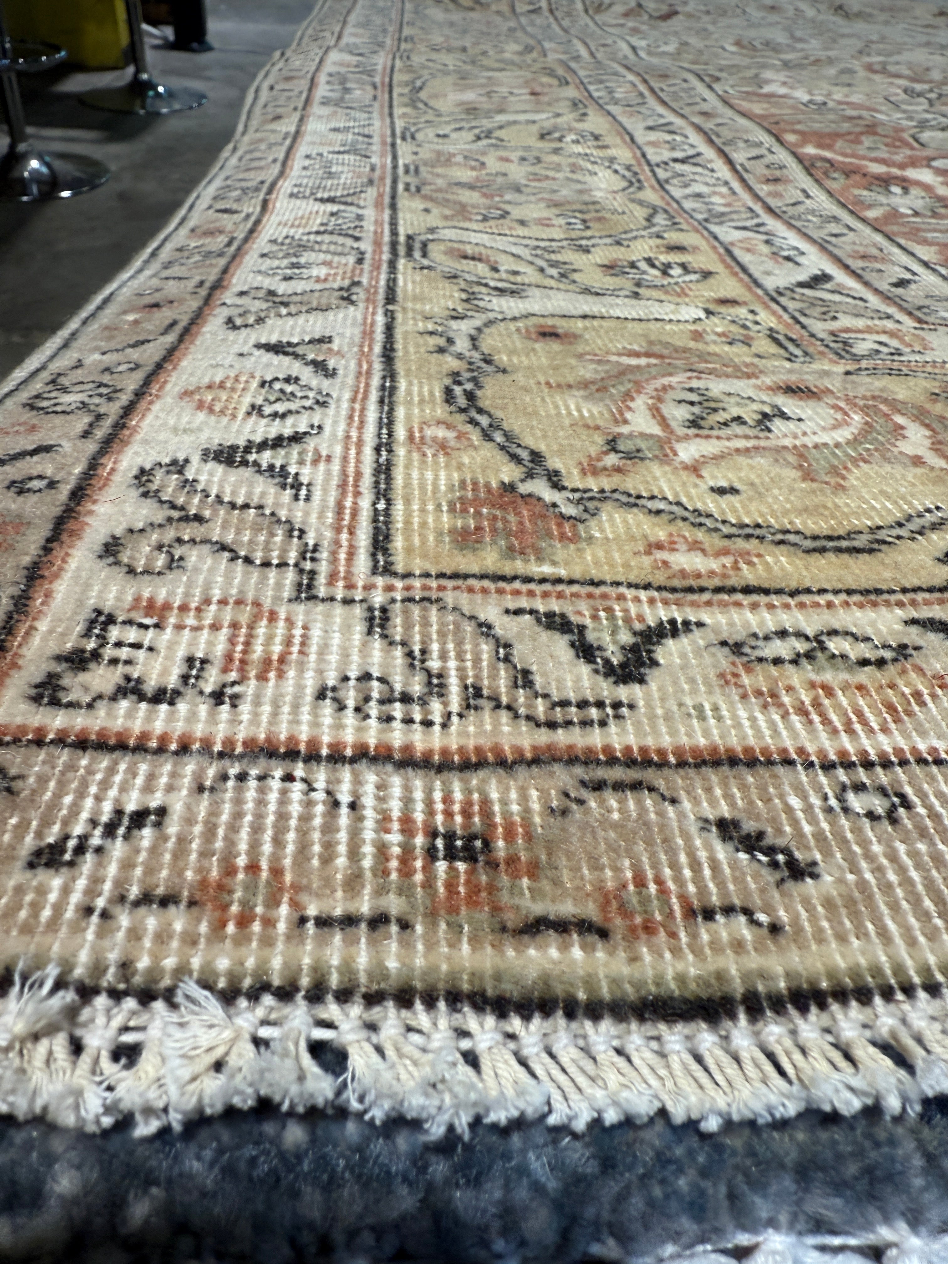 Barbara 6.10x9.4 Antique Qaisar Cream Rug