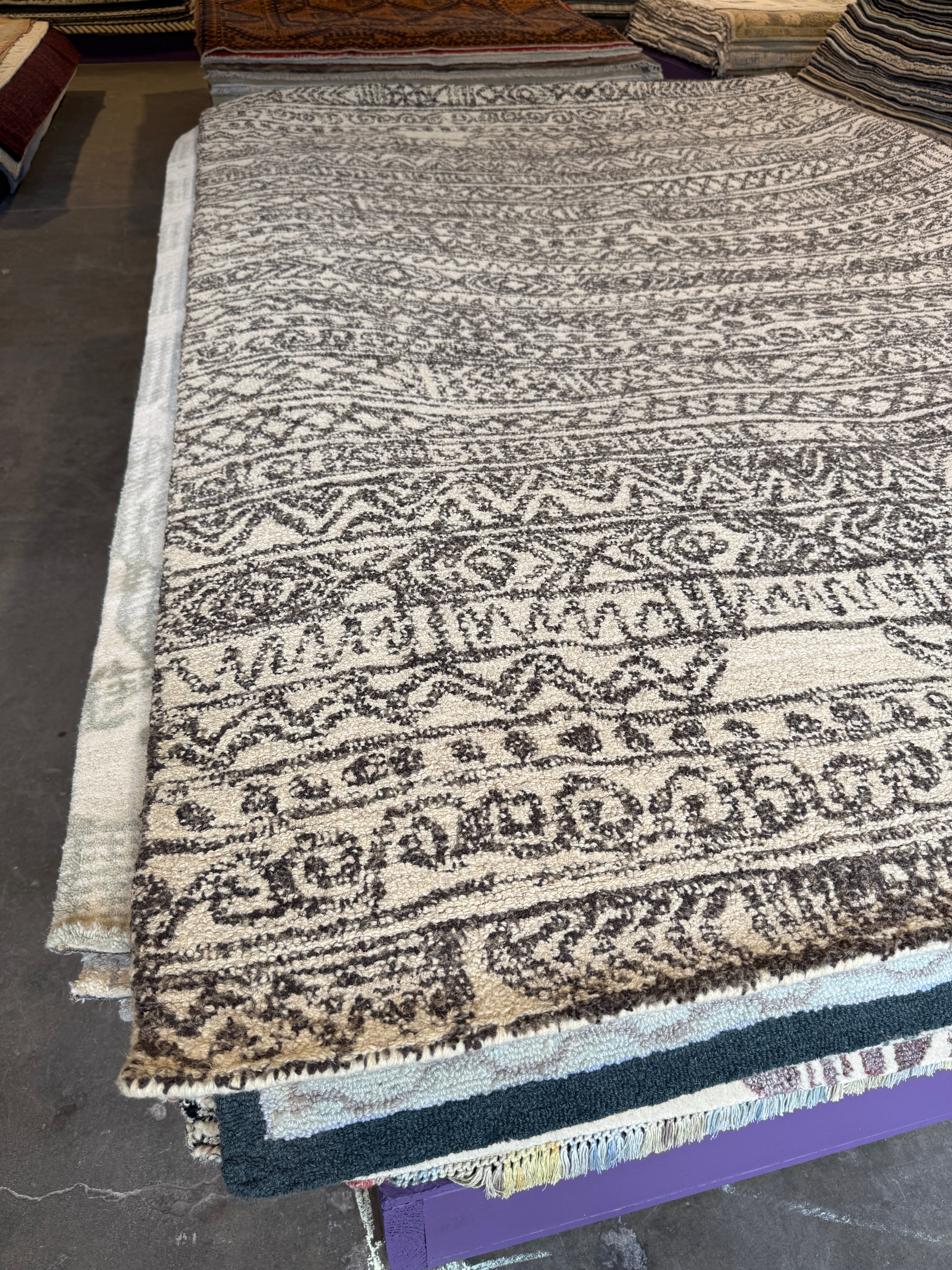 Alma 5x8 Hand-Tufted Wool Brown Modern