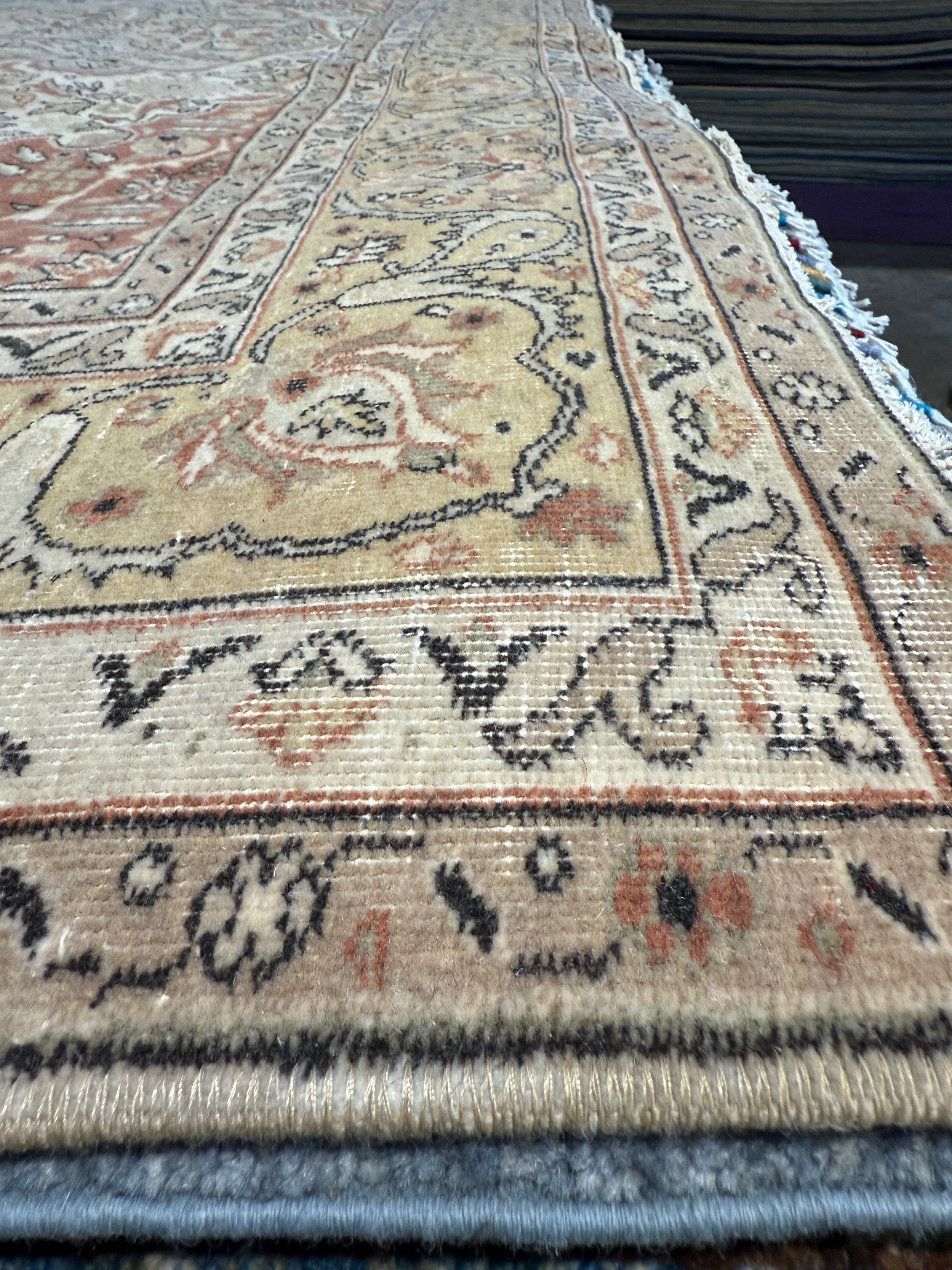 Barbara 6.10x9.4 Antique Qaisar Cream Rug